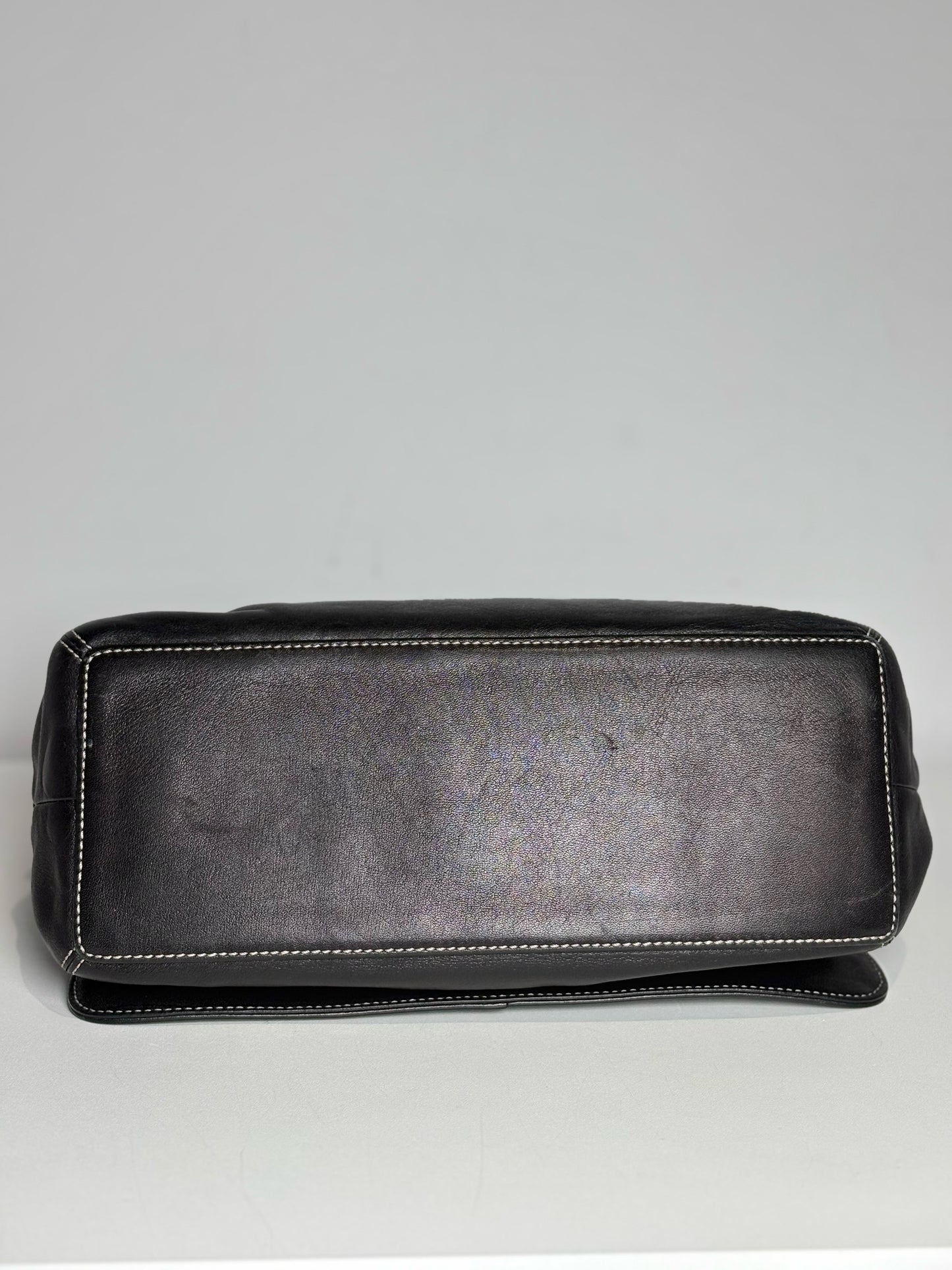Women's Coach #9570 Hampton Legacy Black Flap Leather Pre-owned