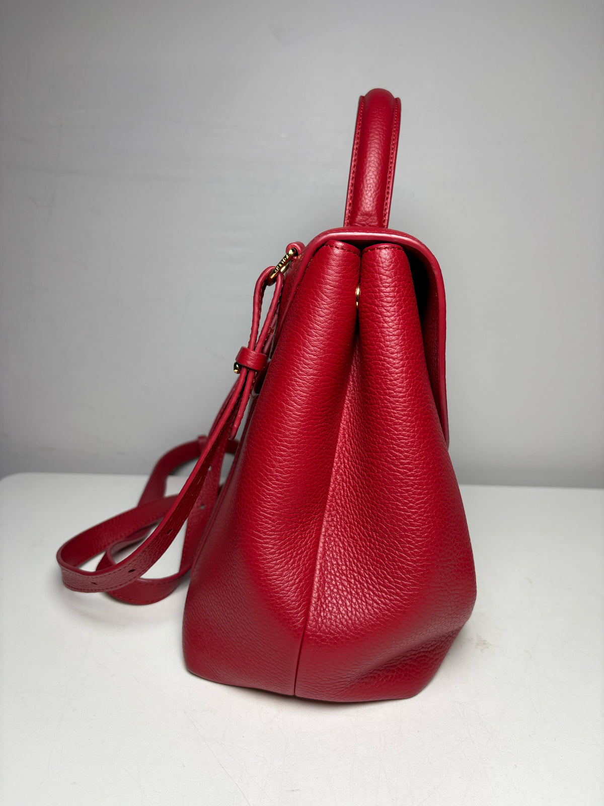 Women's Authentic Polène Numéro Un Red Pebbled Leather Pre-Owned Top Handle Crossbody Bag