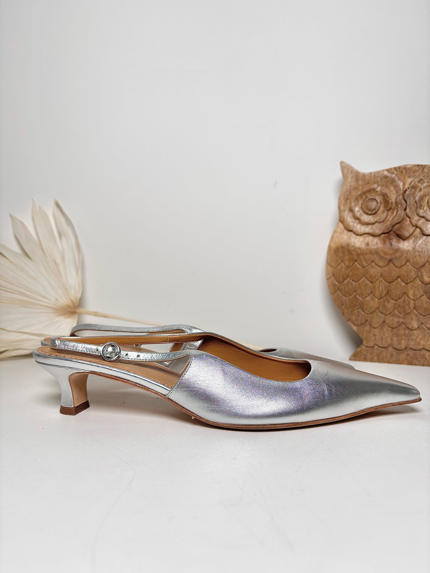 W Shoe Size 39.5 (8.5/9 US) Aeyde Metallic Silver Leather Cowhide NWOT Pump