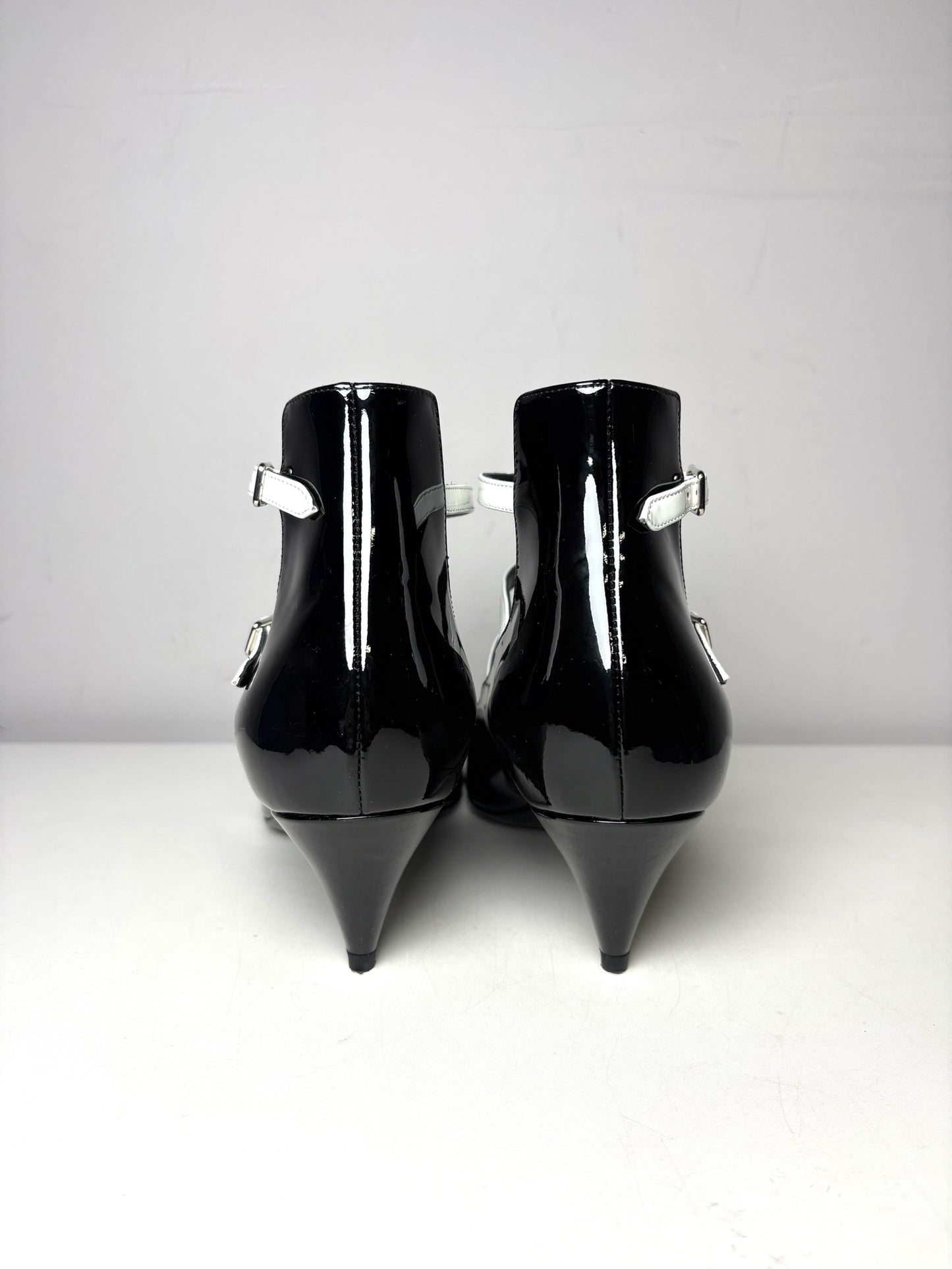 W Shoe Size 39 Saint Laurent Black & White Patent Leather Pre-owned Pump