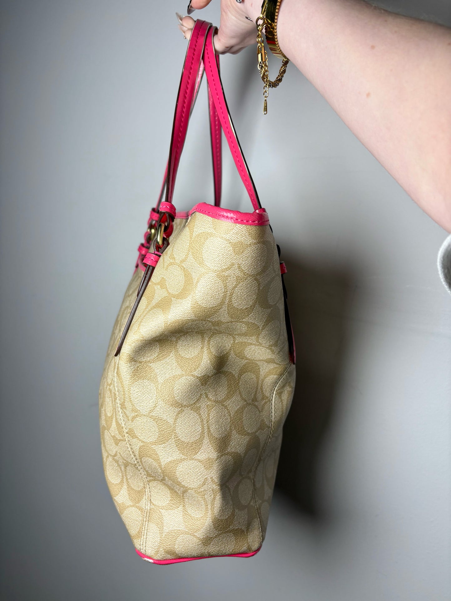 Coach Monogram Vintage Coated Canvas Pre-owned Beige, Hot Pink Medium Purse