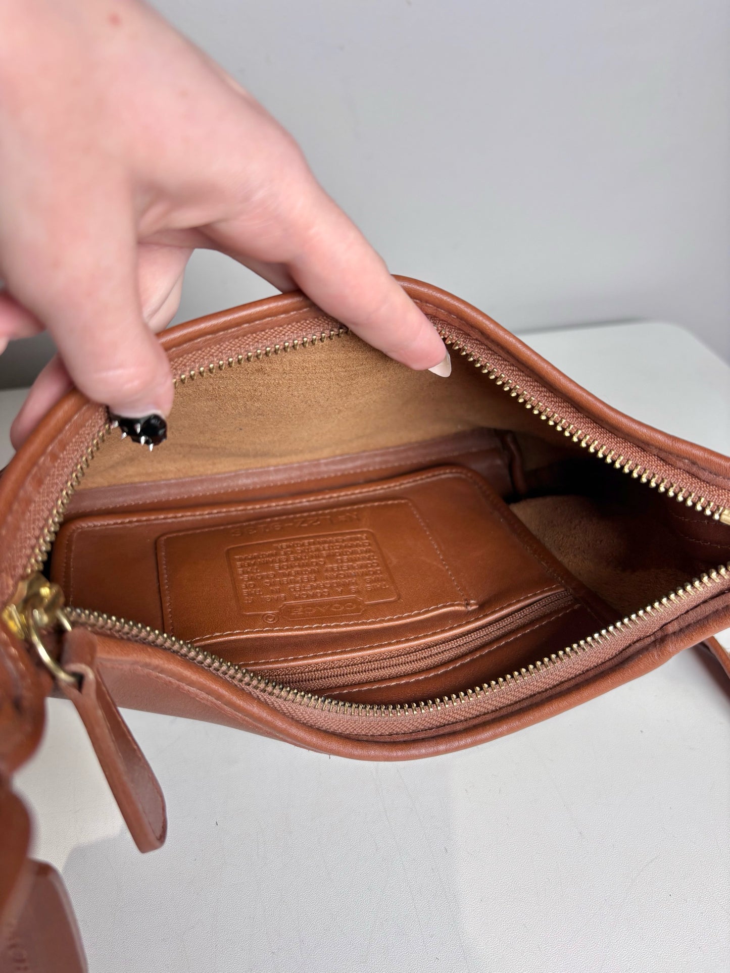 Coach Solid Vintage Leather Pre-owned Caramel Brown Genuine Leather Small Purse