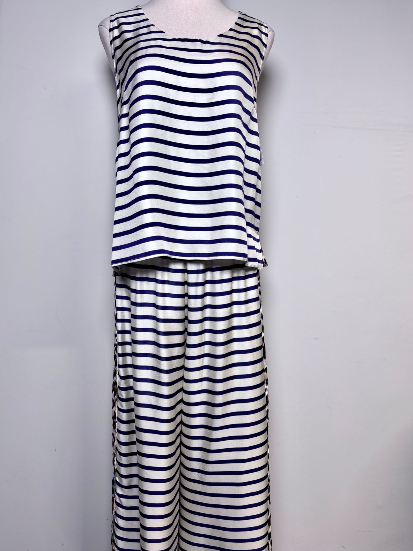 Women Size 2 La Prestic Ouiston Cream, Blue Striped, Animal Print 2 Piece Set