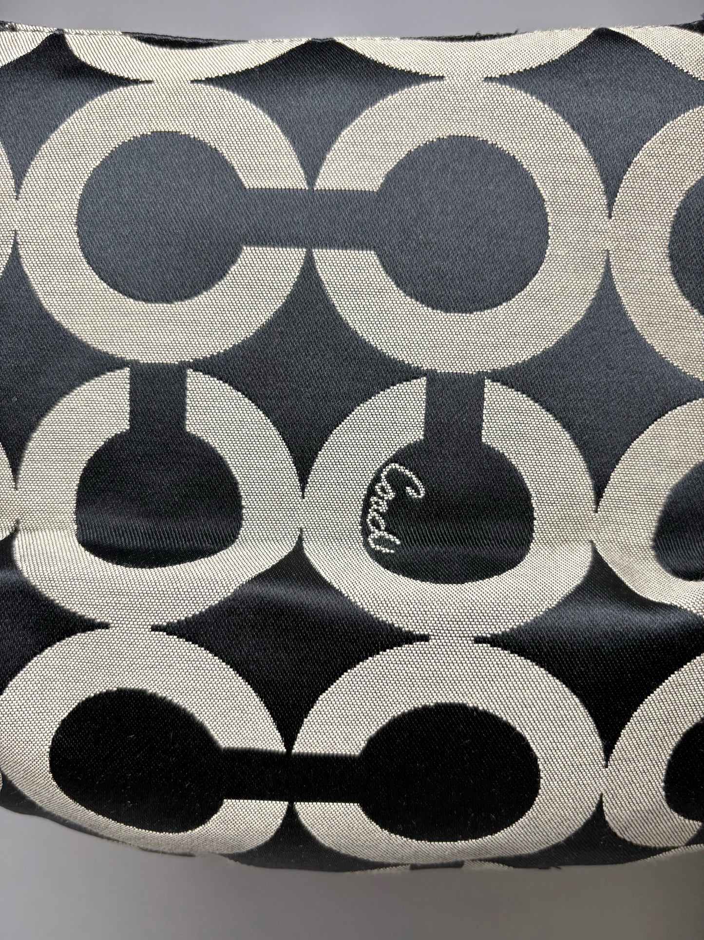 Women's Coach Kristin Grey & Black Canvas Vintage Pre-Owned Shoulder Bag Purse Circa 2010