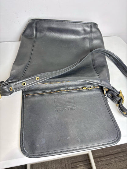 Coach Solid Vintage Leather Pre-owned Black Leather Medium Purse
