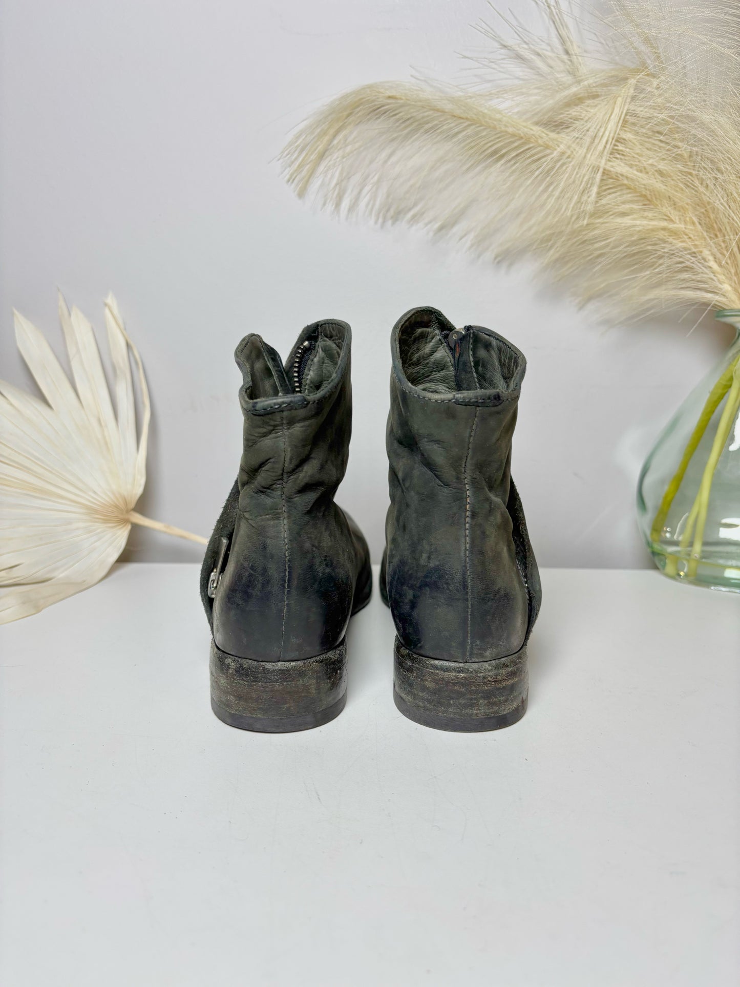 W Shoe Size 6 Officine Creative Charcoal Leather Distressed Ankle Boots