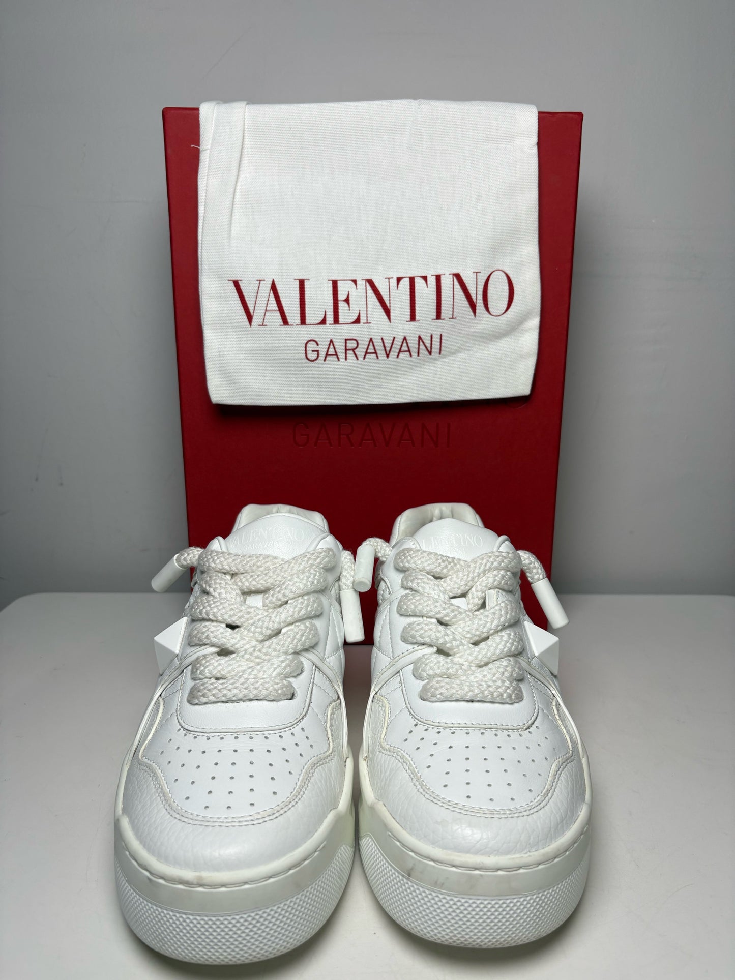 Women's Size 39 Valentino Garavani One Stud XL Nappa Leather Pre-Owned Sneakers