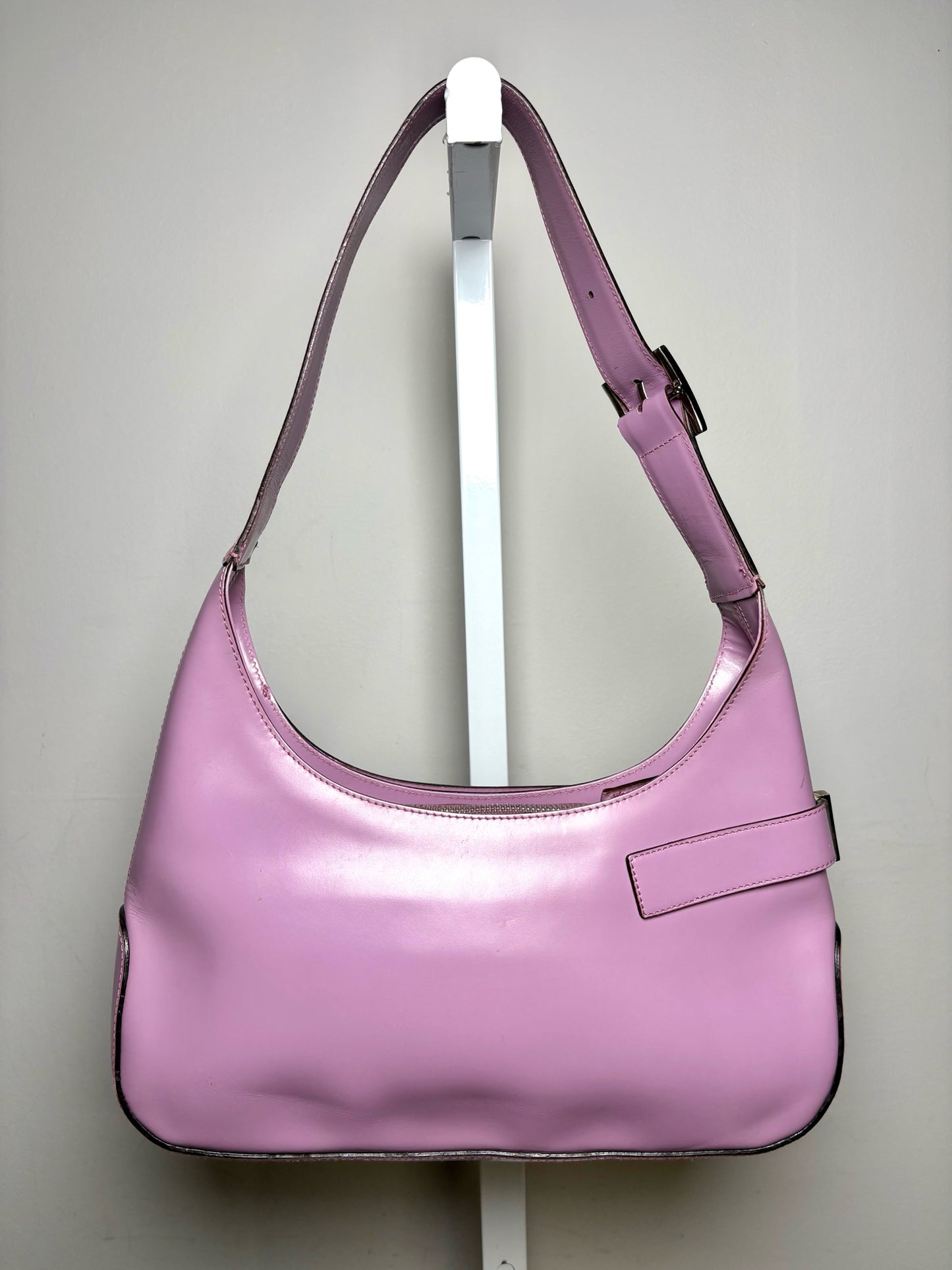 Women's Salvatore Ferragamo Gancini Lilac Leather Authentic Pre-Owned Hobo Shoulder Bag