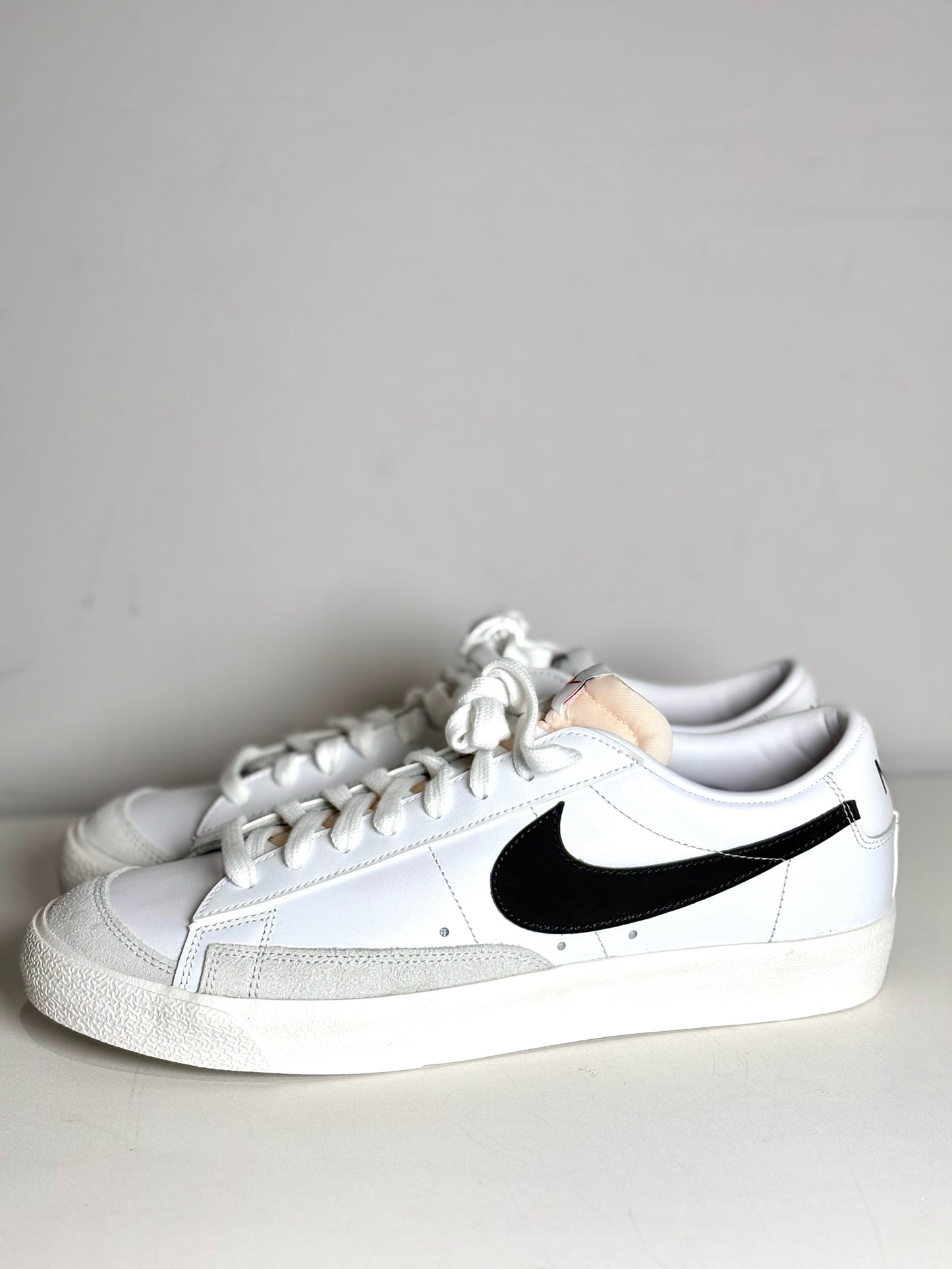 Nike White Leather Solid w/Swoosh Men's Pre-owned, NWT 11.5 Sneakers