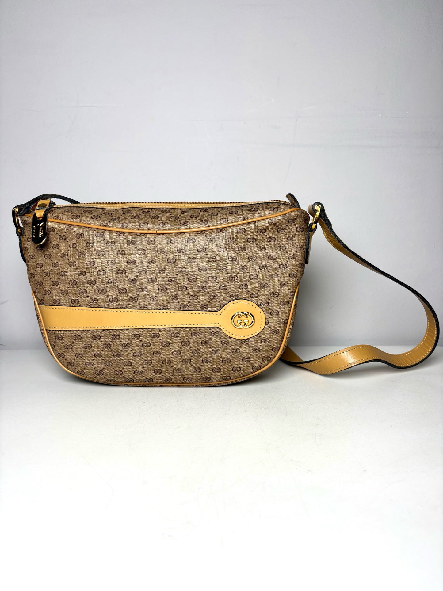 Gucci Monogram Vintage Coated Canvas Pre-owned Beige, Tan Small Purse