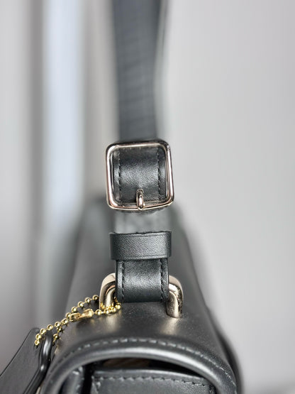 Women's Coach 2016 Page Shoulder Leather Pre-owned Black Bag