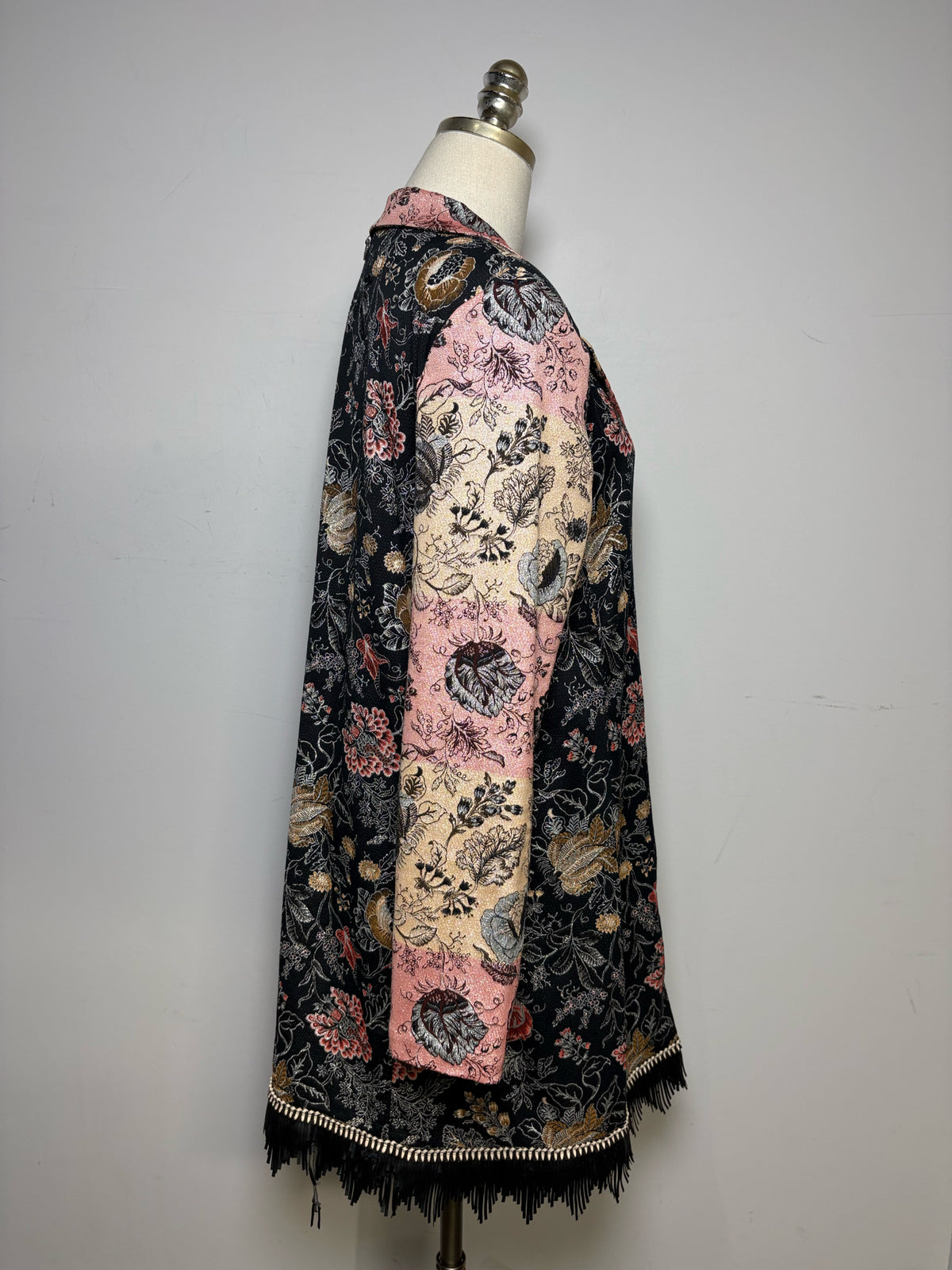 Women's Size XL Save the Queen Pink Black Gold Metallic Jacquard Pre-Owned Jacket