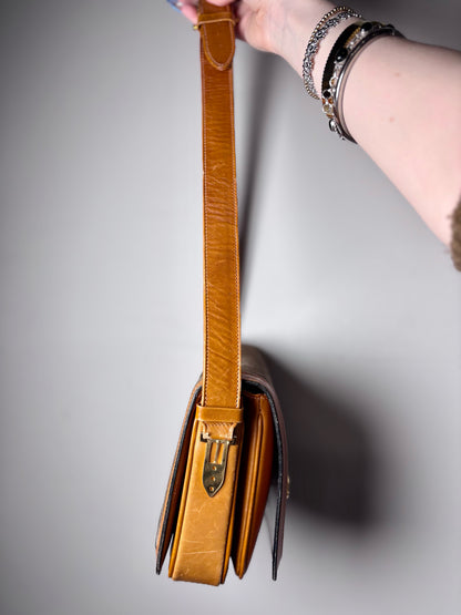 Umberto Italy Vintage Suede, Cowhide Leather Pre-owned Caramel, Beige Purse