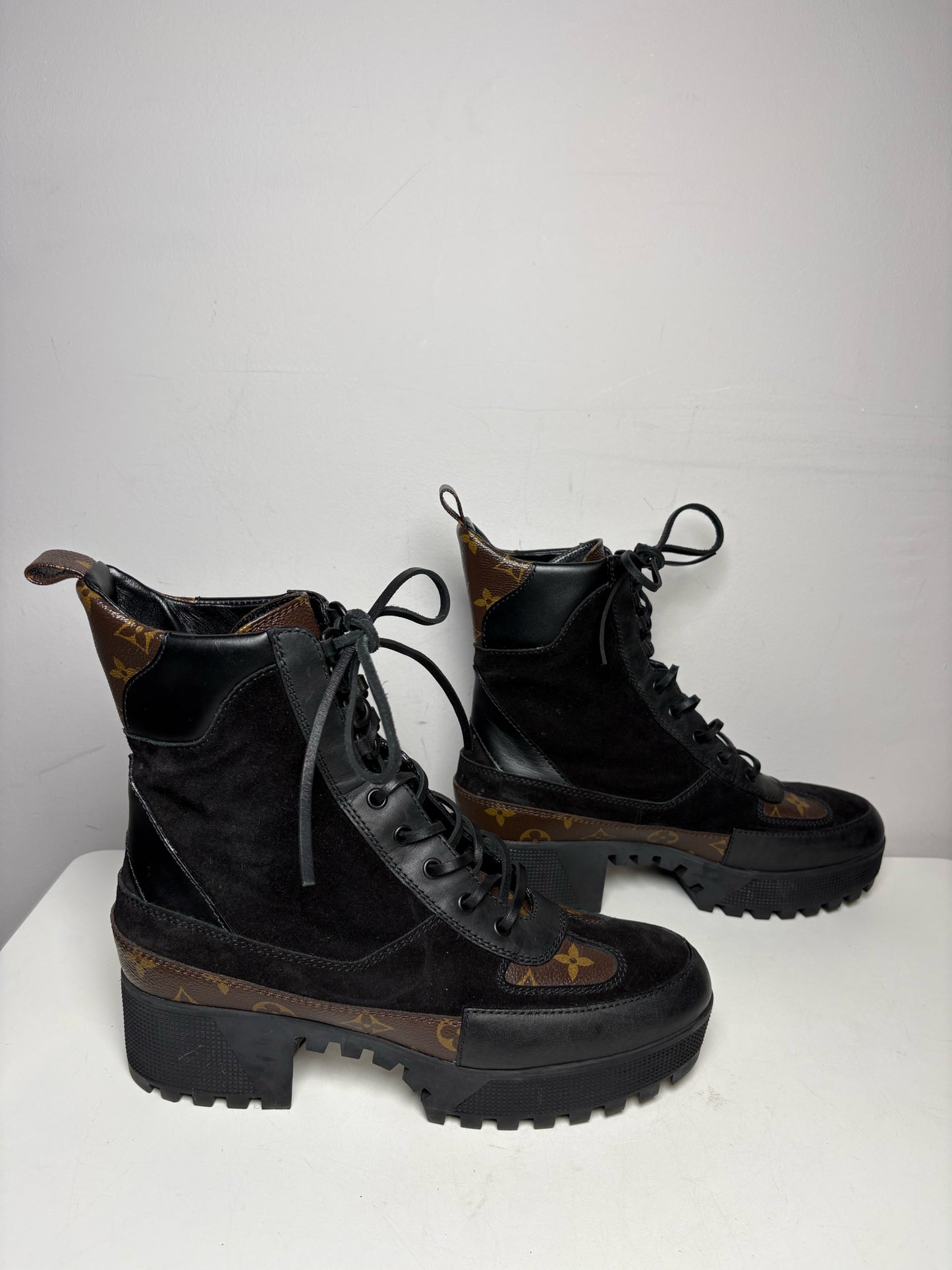 Women's Shoe Size 42 Authentic Louis Vuitton Laureate Black & Brown Leather Suede Pre-Owned Platform Desert Boots