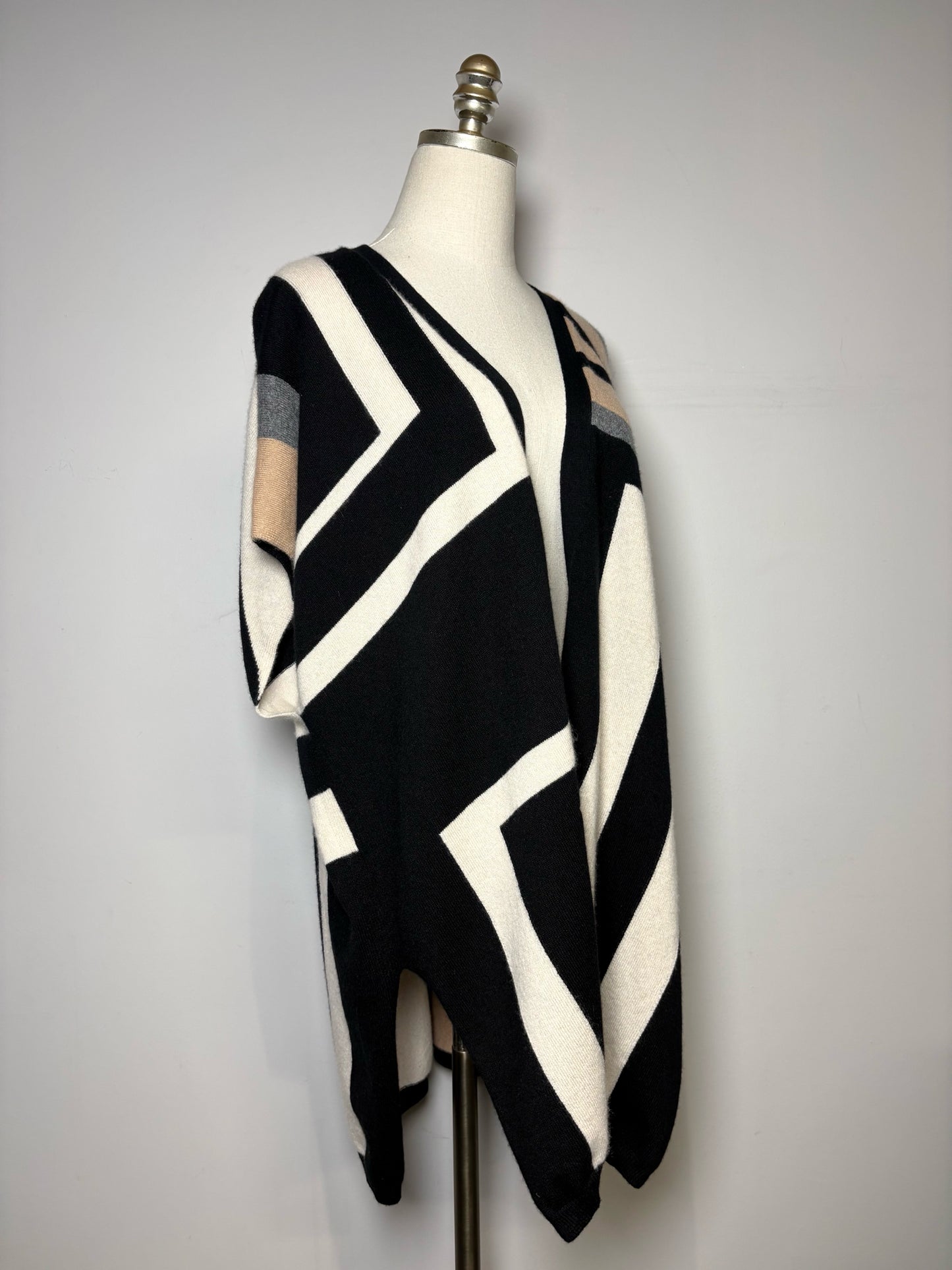 Women Size L/XL Neiman Marcus Multi-Color Geometric Print Women's Sweater