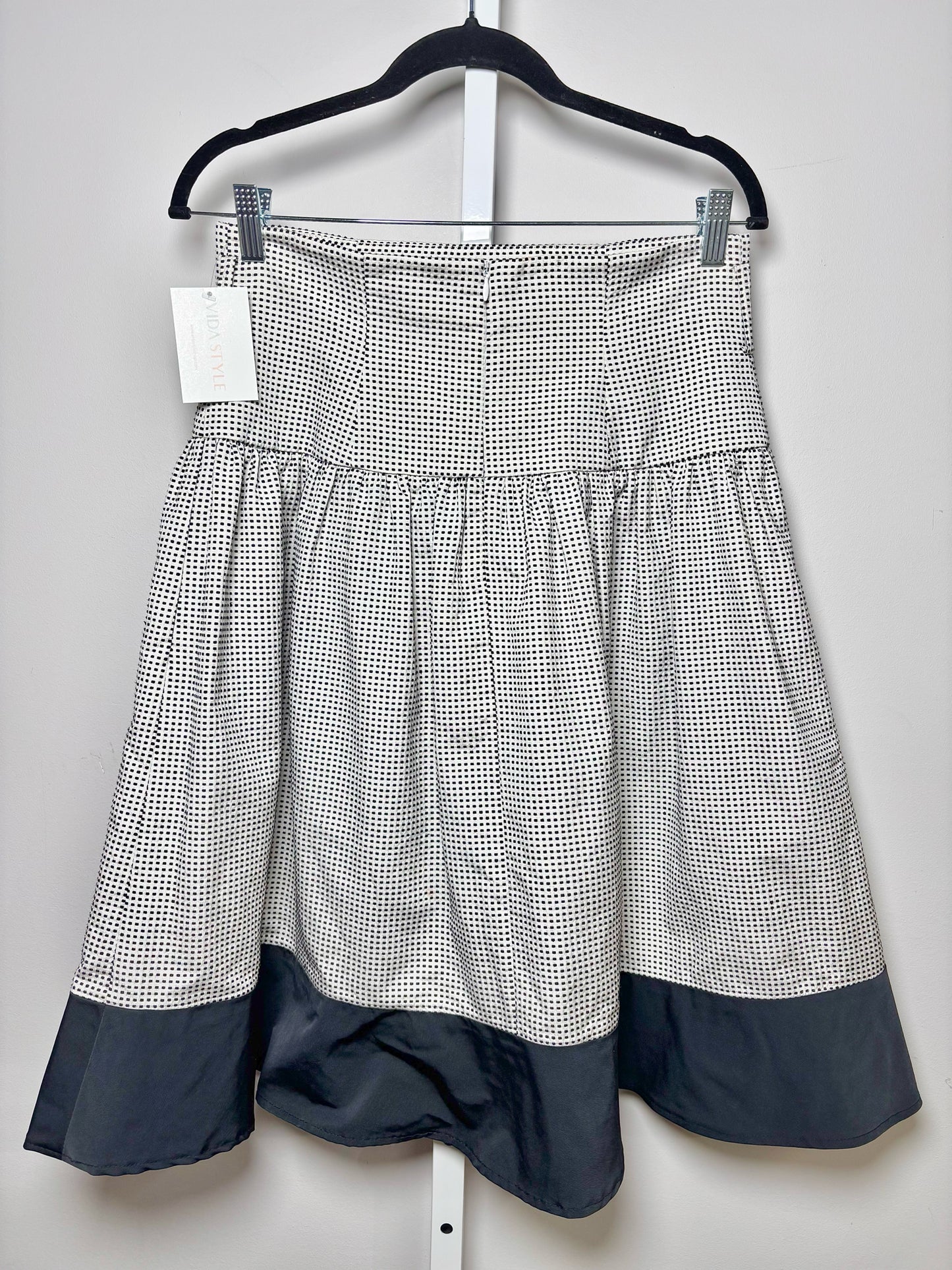 Women Size 40 (2/S) Paul Ka Black, White Micro Squares NWT Skirt