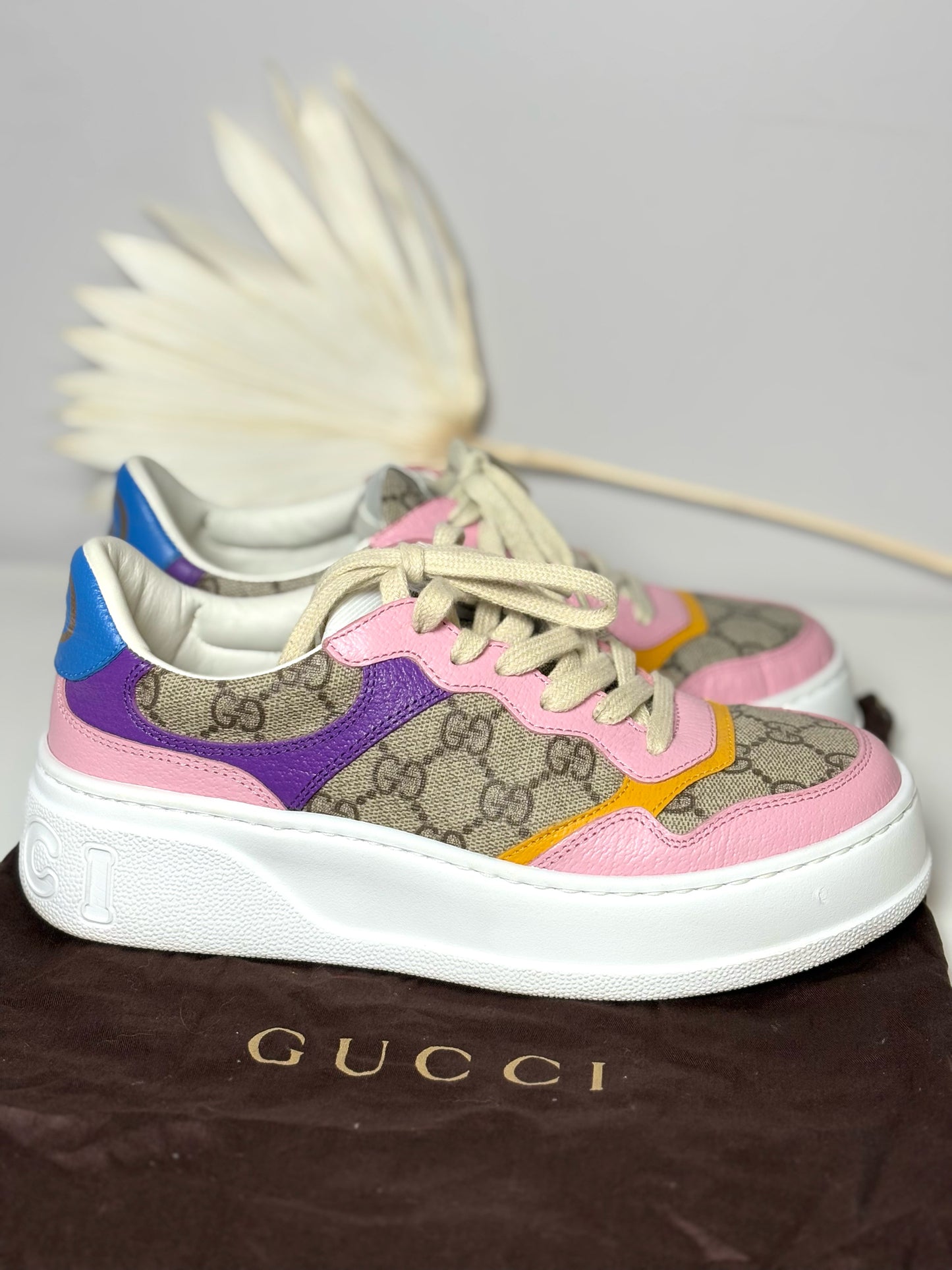W Shoe Size 37 (6.5) Gucci Supreme Multi-Color Canvas, Leather Sneakers