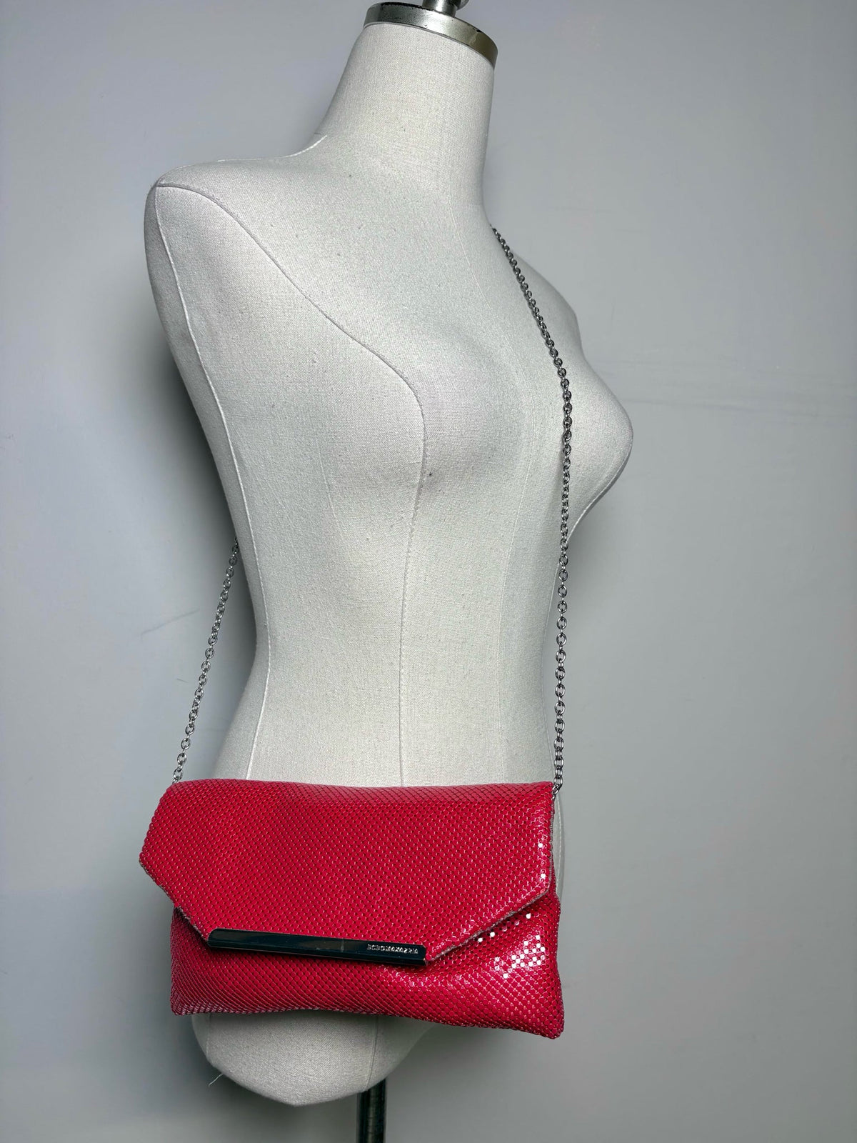 BCBG Max Azria Red Dots Vintage Metal Pre-owned Clutch Cocktail Purse