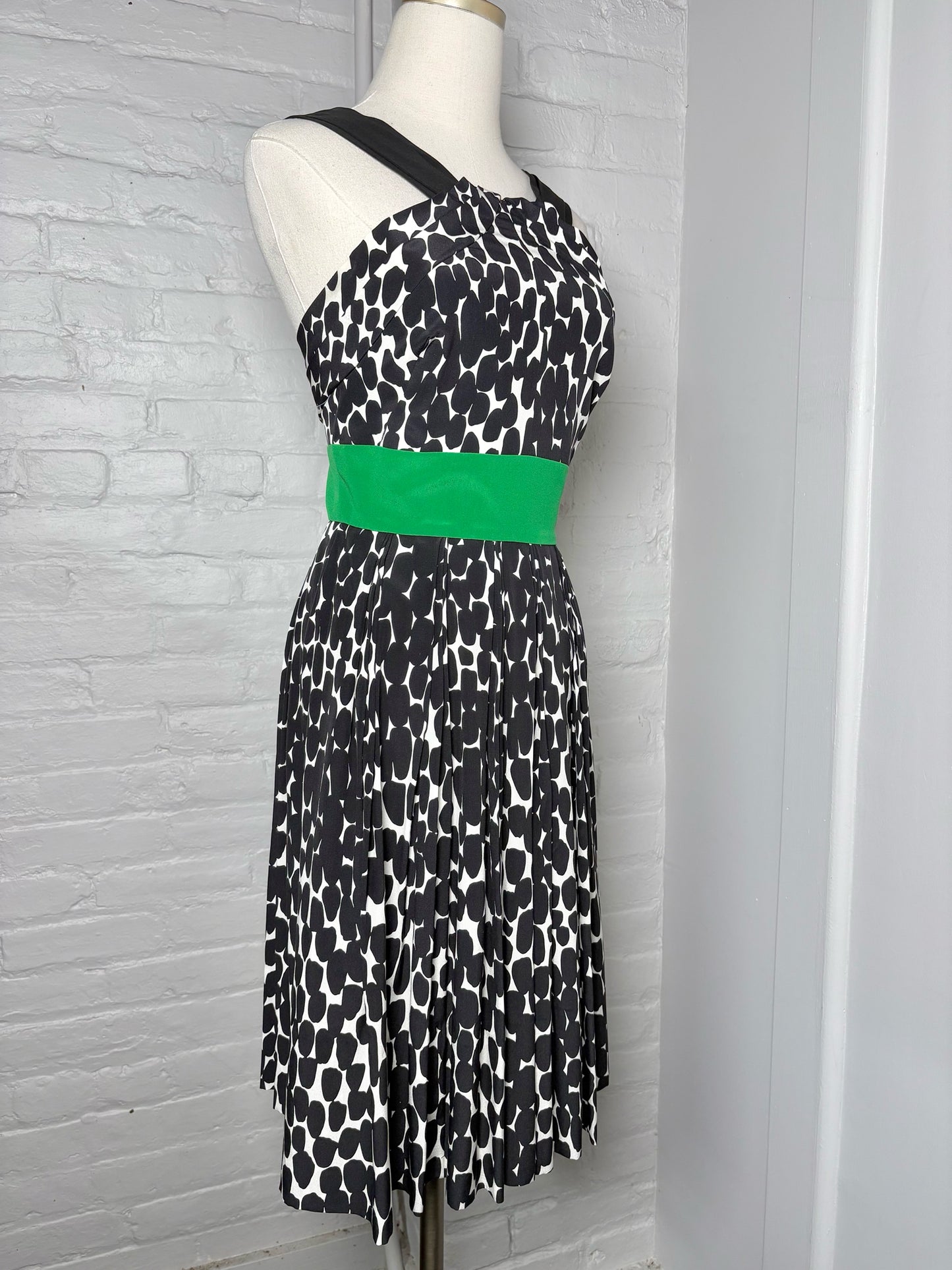 Women Size 38 (2 US) Gucci Black, Green, White Geometric Dot Pure Silk Dress
