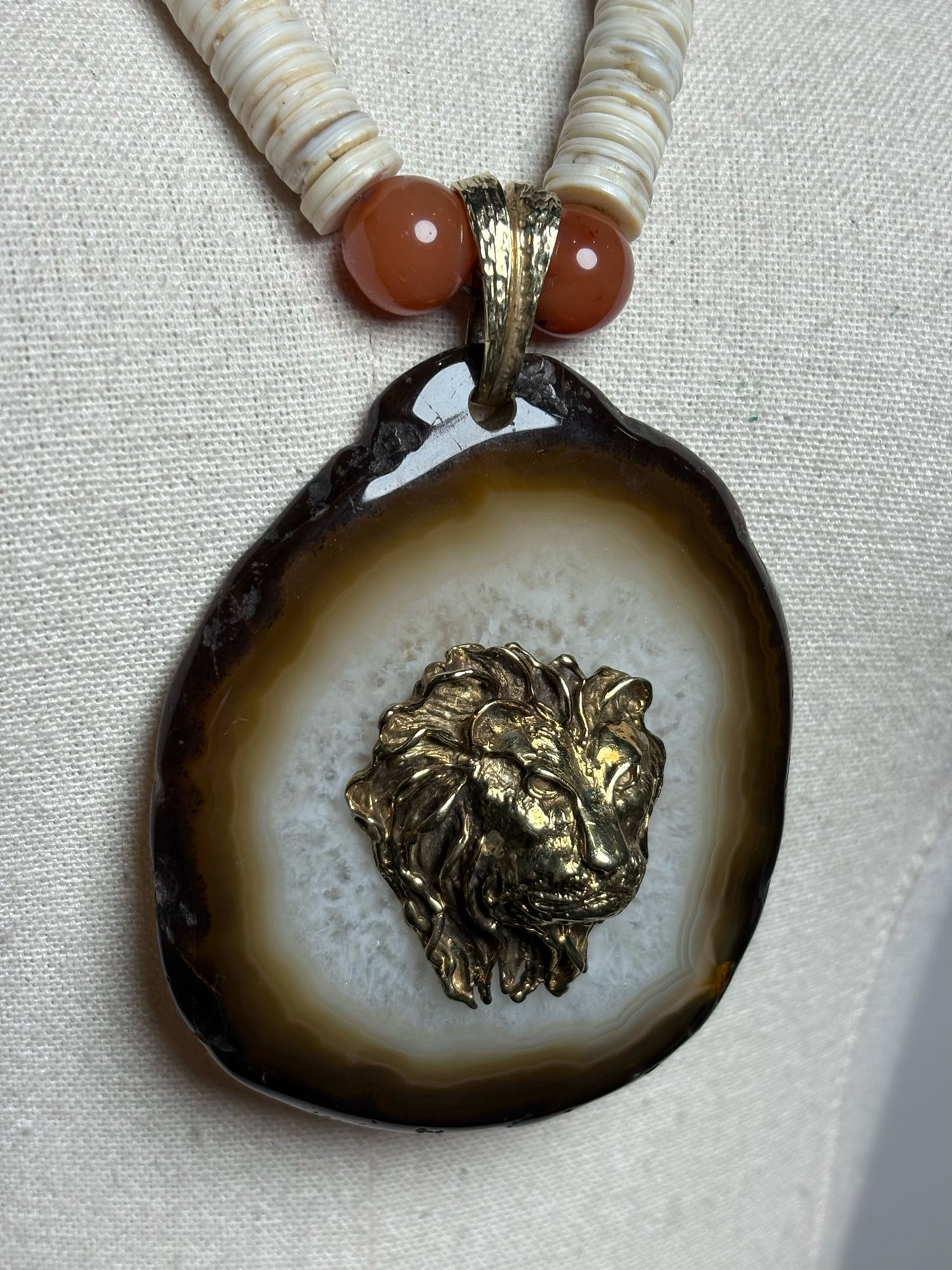 Agate Stone, 14k Gold Lion's Head Seashells Discs Pre-owned Necklace
