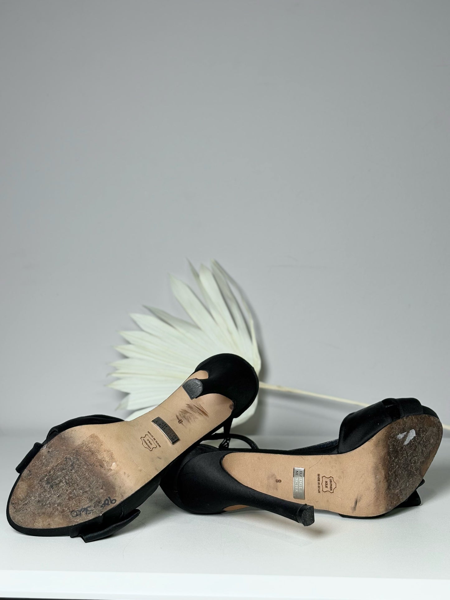 W Shoe Size 8 Badgley Mischka Black Satin Heels