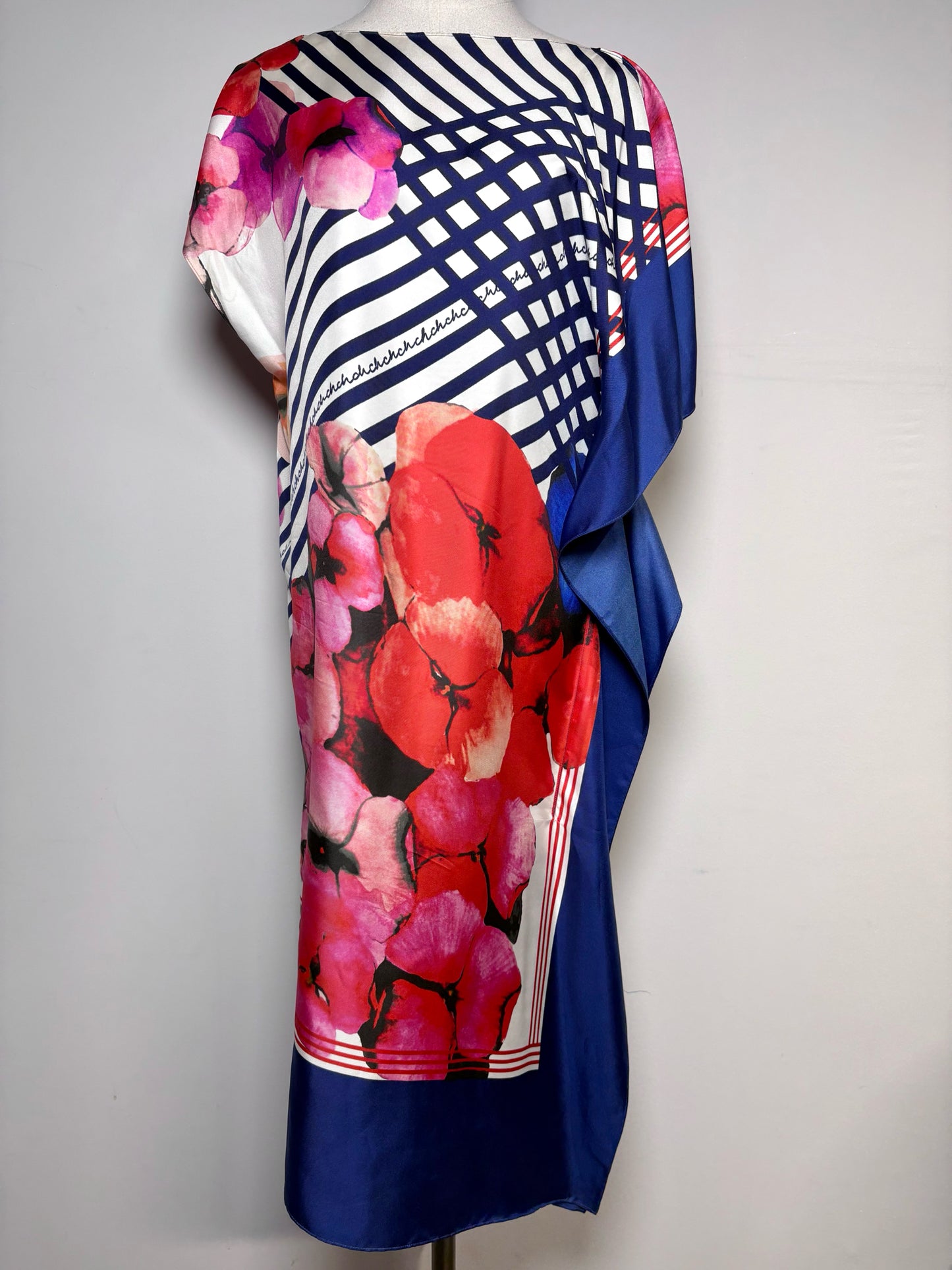 Women Size XS CH Carolina Herrera blue,white,red,pink 100% Silk Top