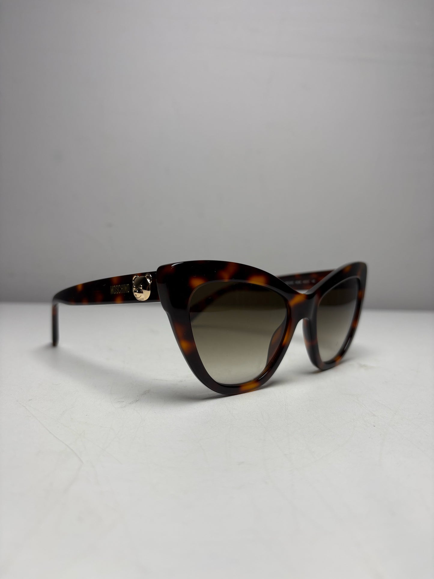 Women's Moschino Havana Brown Tortoiseshell Acetate Pre-Owned Cat-Eye Sunglasses