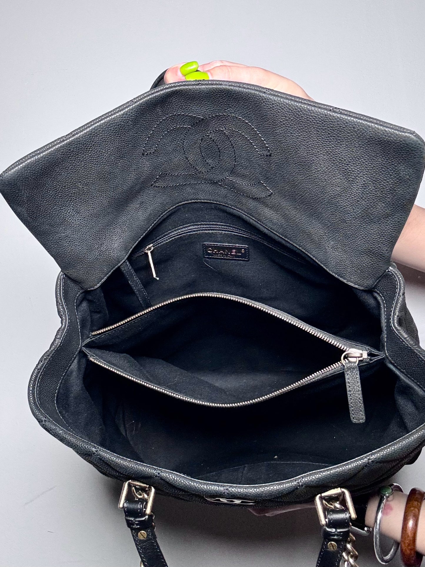 Leather Chanel Quilted Vintage Pre-owned Black Large Purse