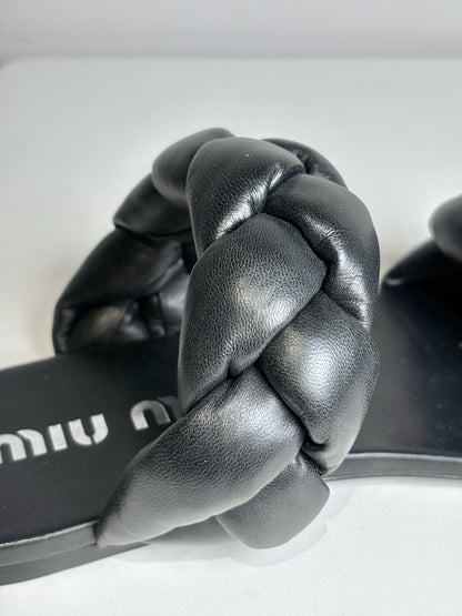 W Shoe Size 38 (8 US) Miu Miu Black Leather Women's Pre-owned Sandals