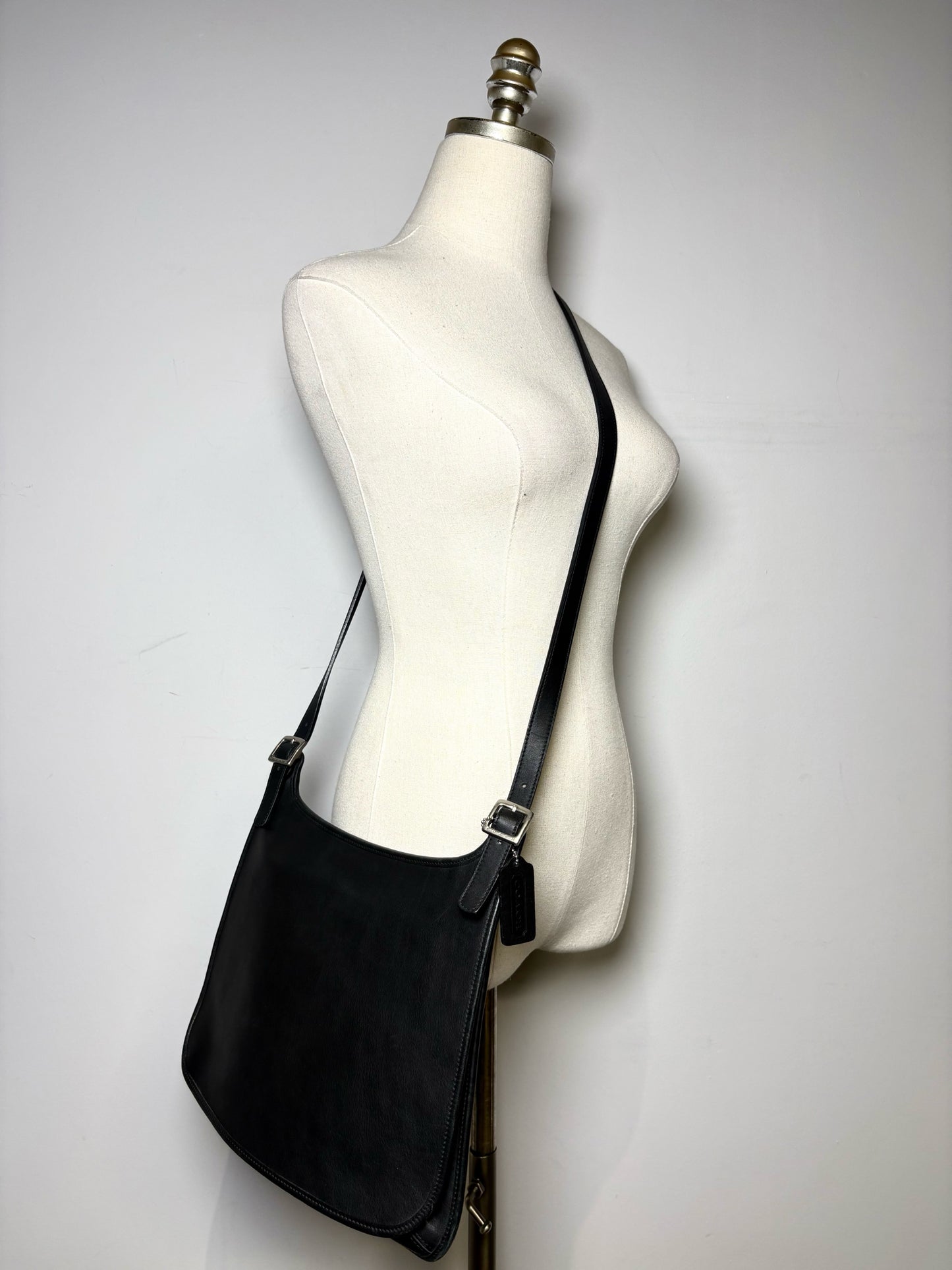Coach Hippie Saddle Slim 9082  Vintage Leather Pre-owned Black Purse