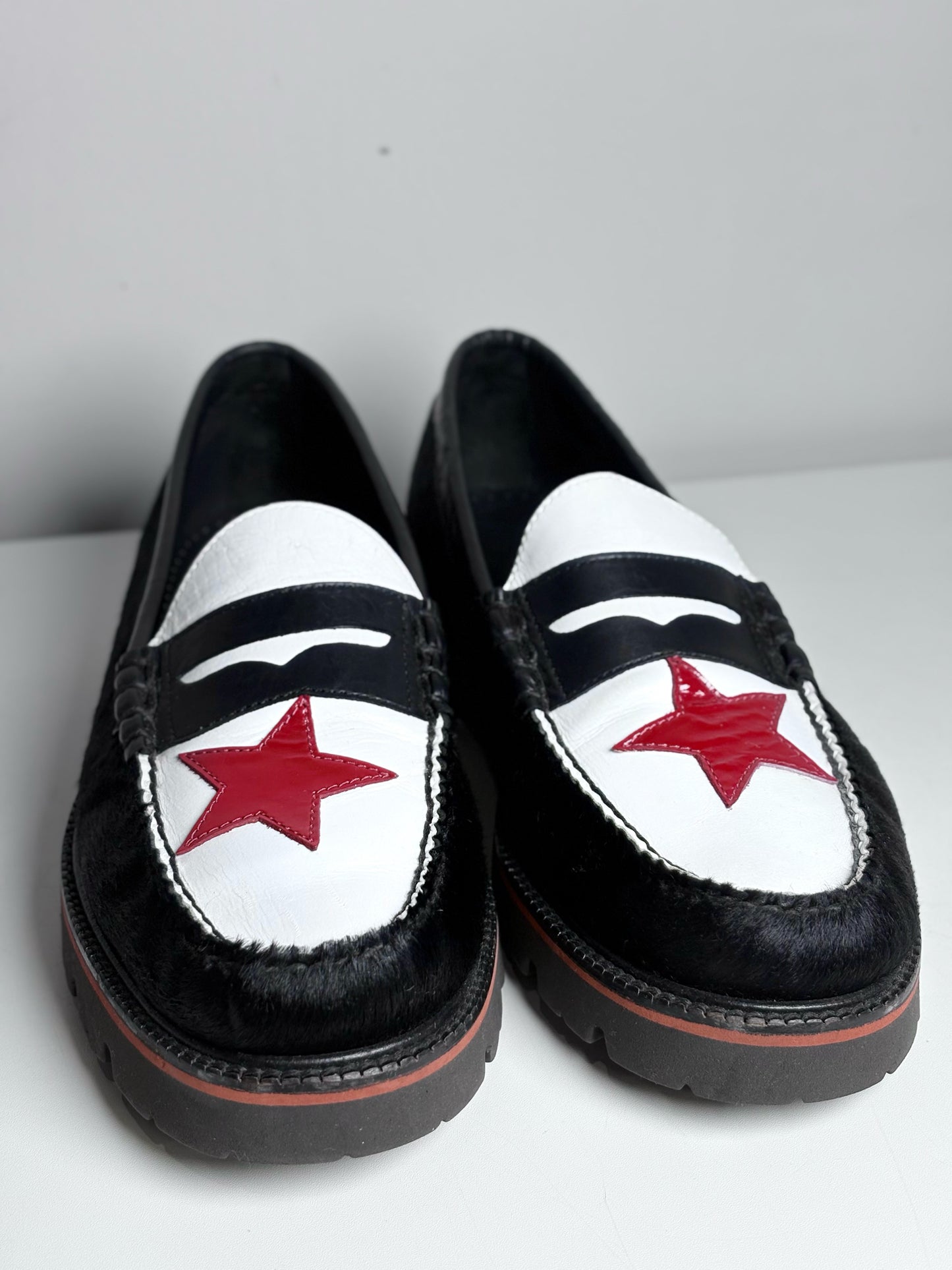 G.H Bass & Co Black, White, Red Leather Pre-Owned Men's Size 11 Men's Loafers