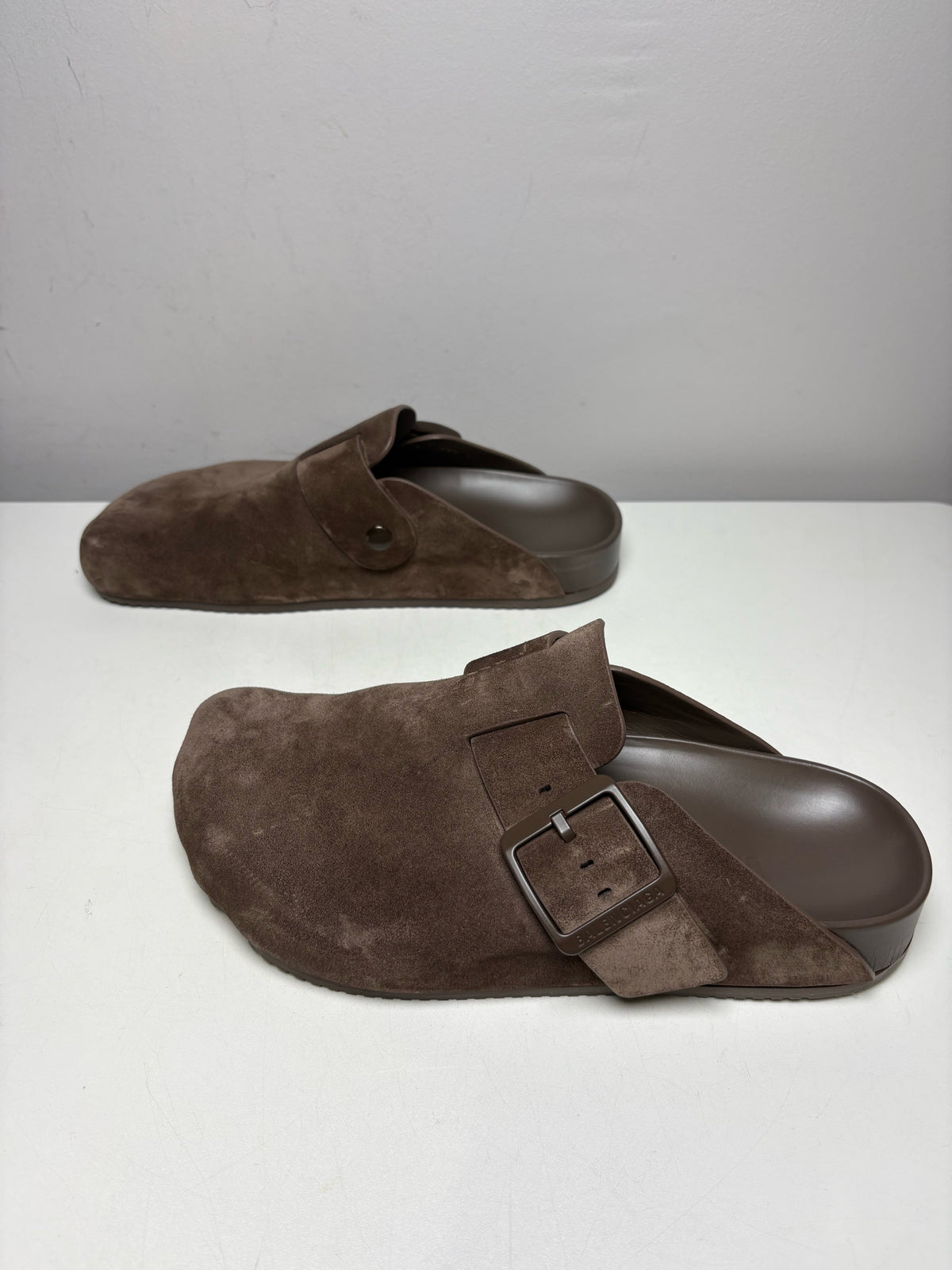 Women's Shoe Size 40 Authentic Balenciaga Sunday Mules Brown Suede Leather Pre-Owned Slip-Ons
