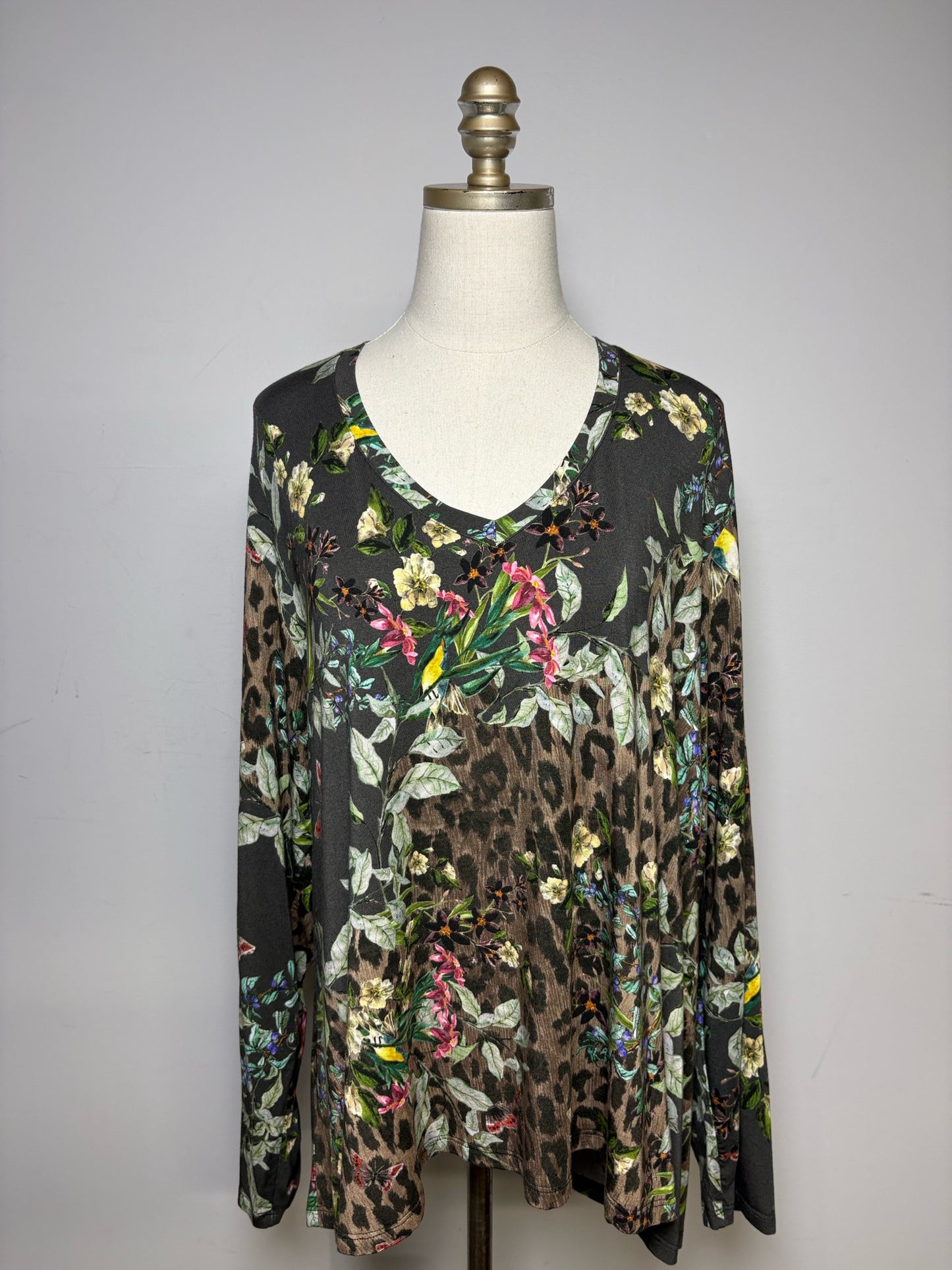 Women Size XXL Johnny Was Olive Green Floral & Animal Print Pre-Owned Long Sleeve Shirt