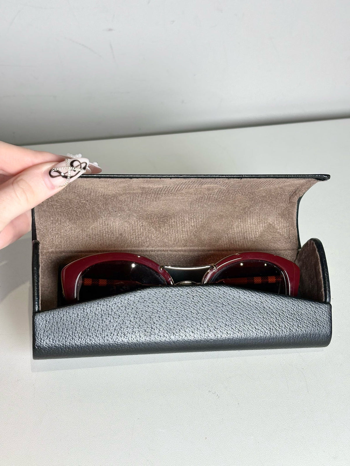 Burberry B4251-Q Cat Eye Women's Pre-owned Burgundy Acetate, Metal Sunglasses