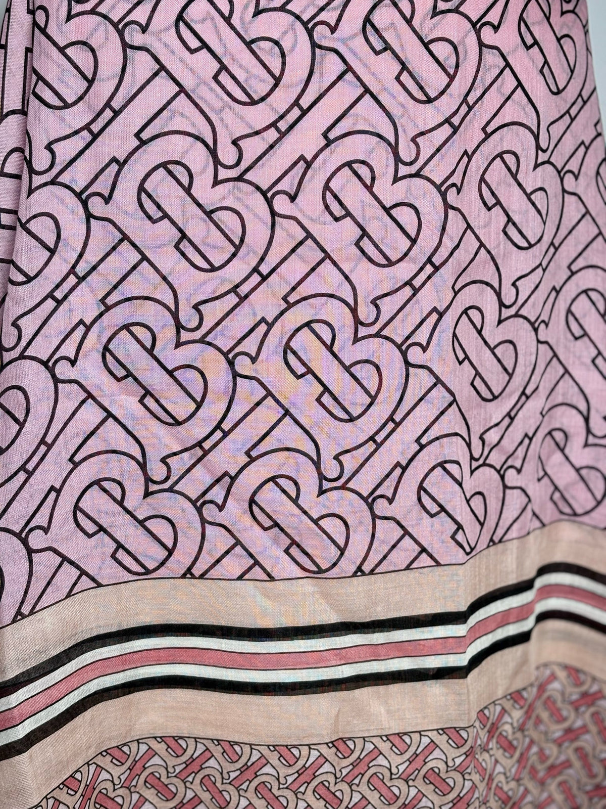 Burberry Monogram Circle Stripe Women's NWT Wool/Silk Blend Pre-owned Square Scarf