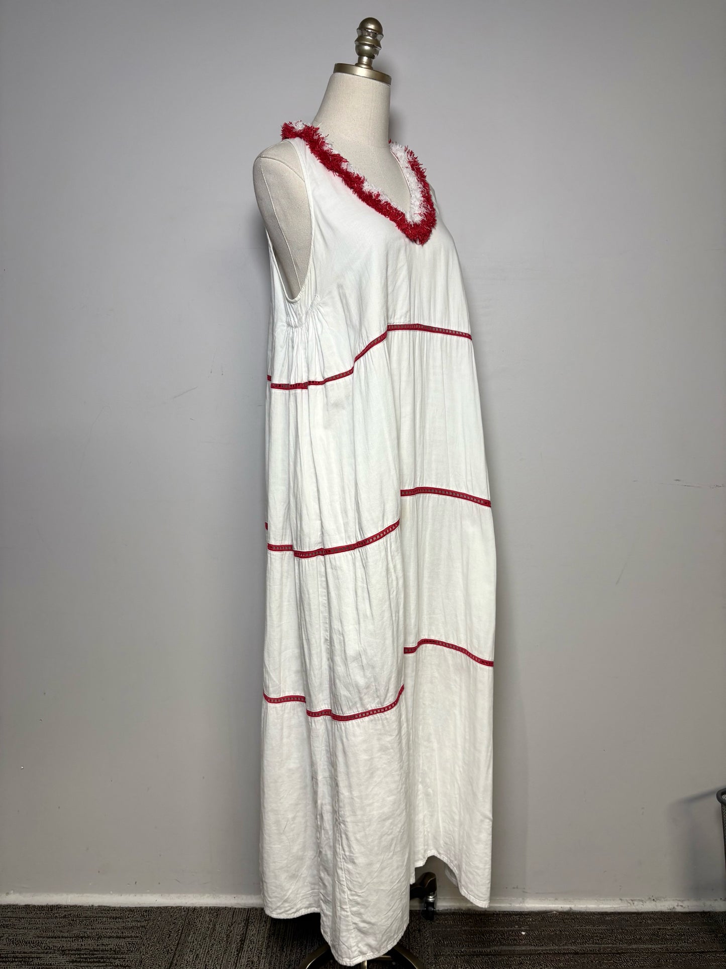 Women's Size M Rae Feather White & Red Embroidered Cutout Cotton Pre-Owned Tiered Maxi Dress