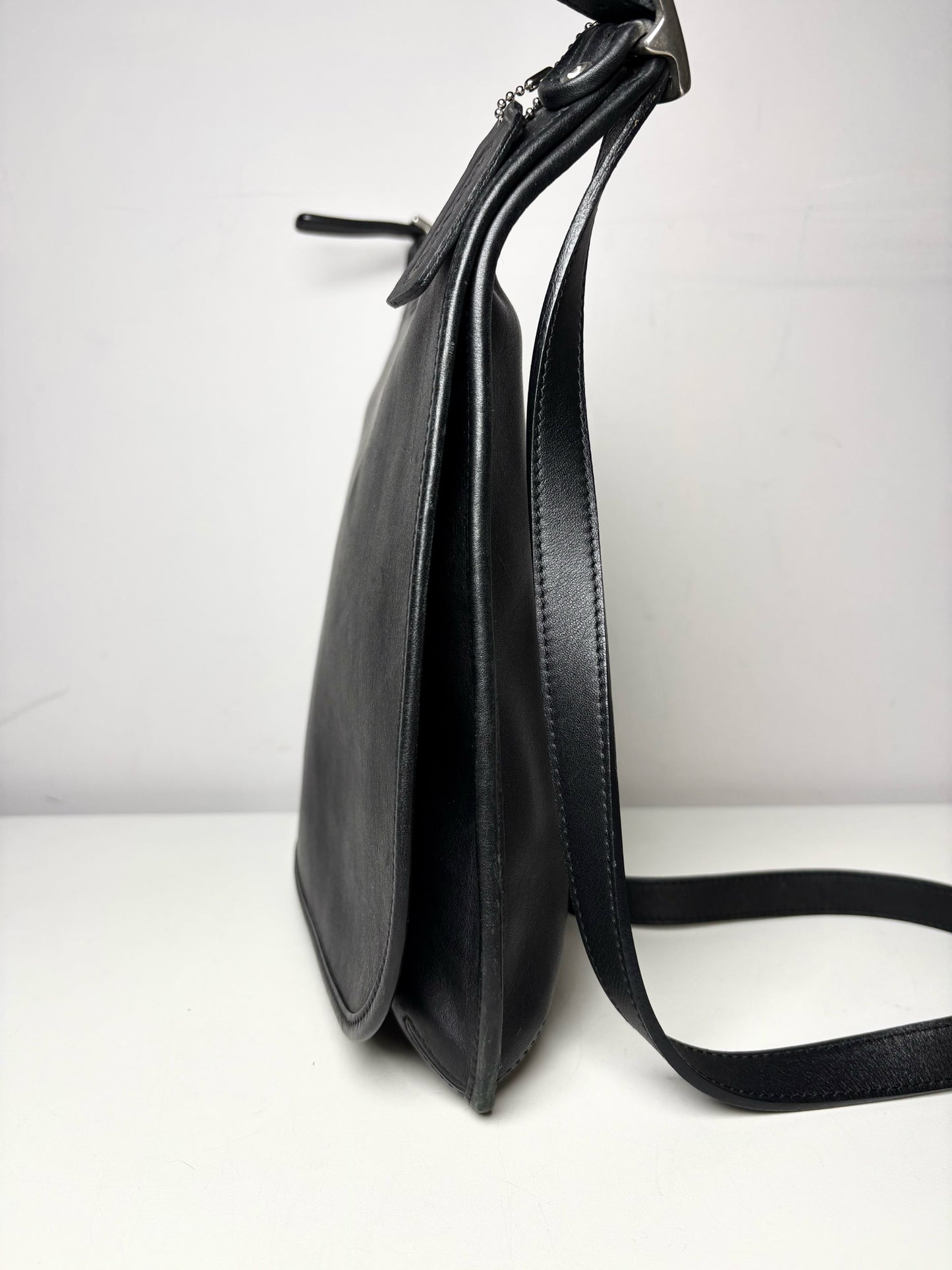 Coach Hippie Saddle Slim 9082  Vintage Leather Pre-owned Black Purse
