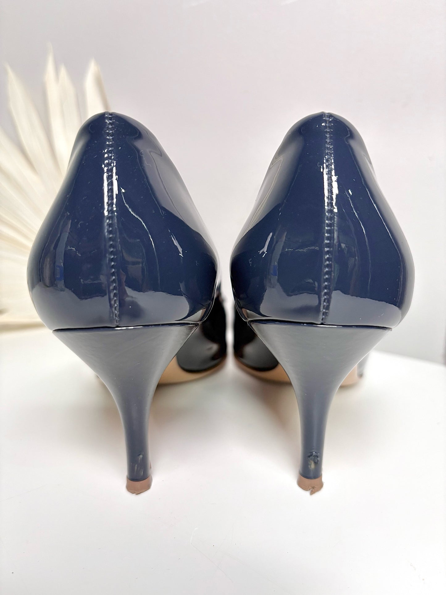 W Shoe Size 7.5 Salvatore Ferragamo Carla Blue Patent Leather Heels