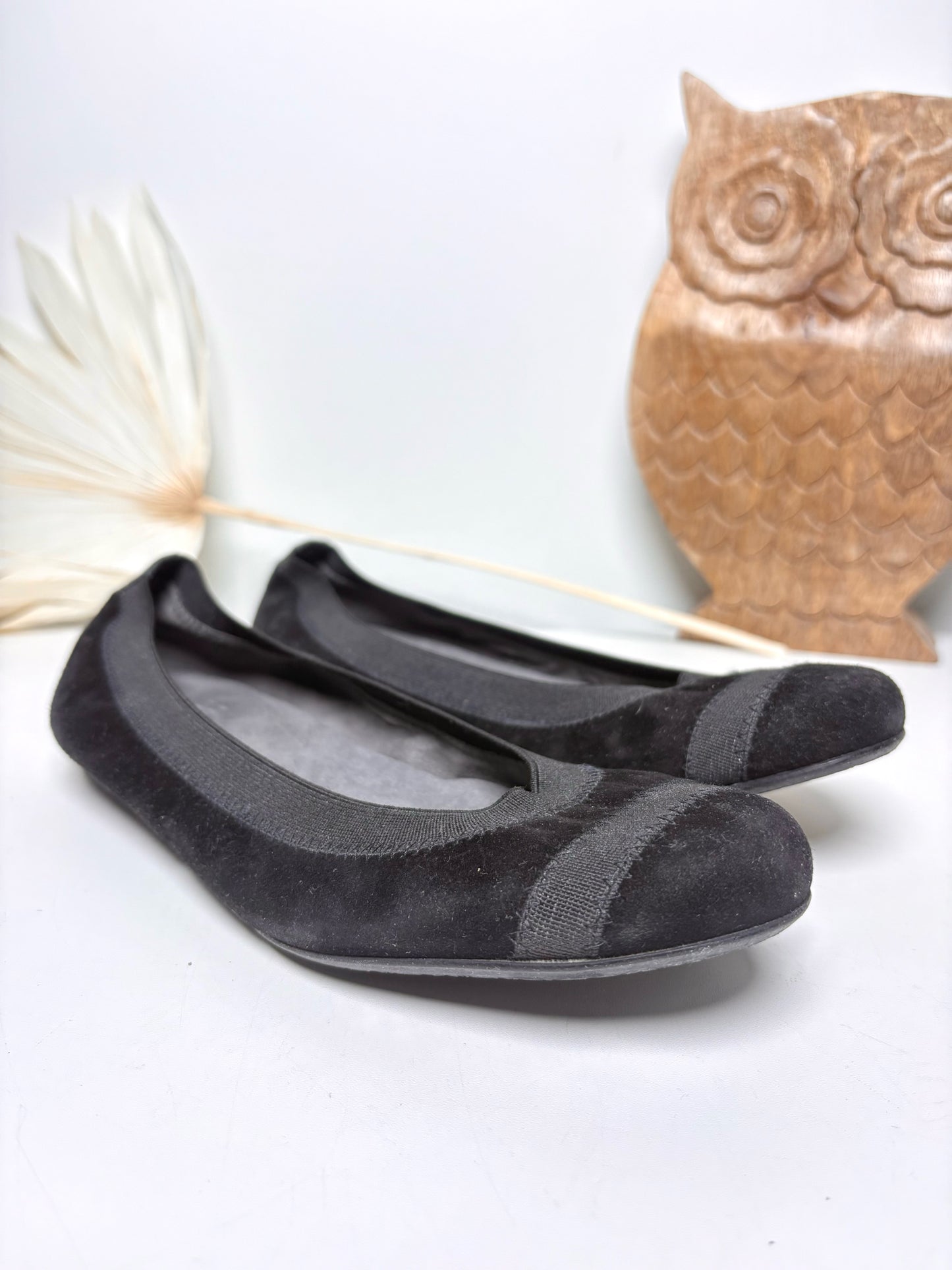 W Shoe Size 6.5 Stuart Weitzman Black Suede Pre-owned Flats