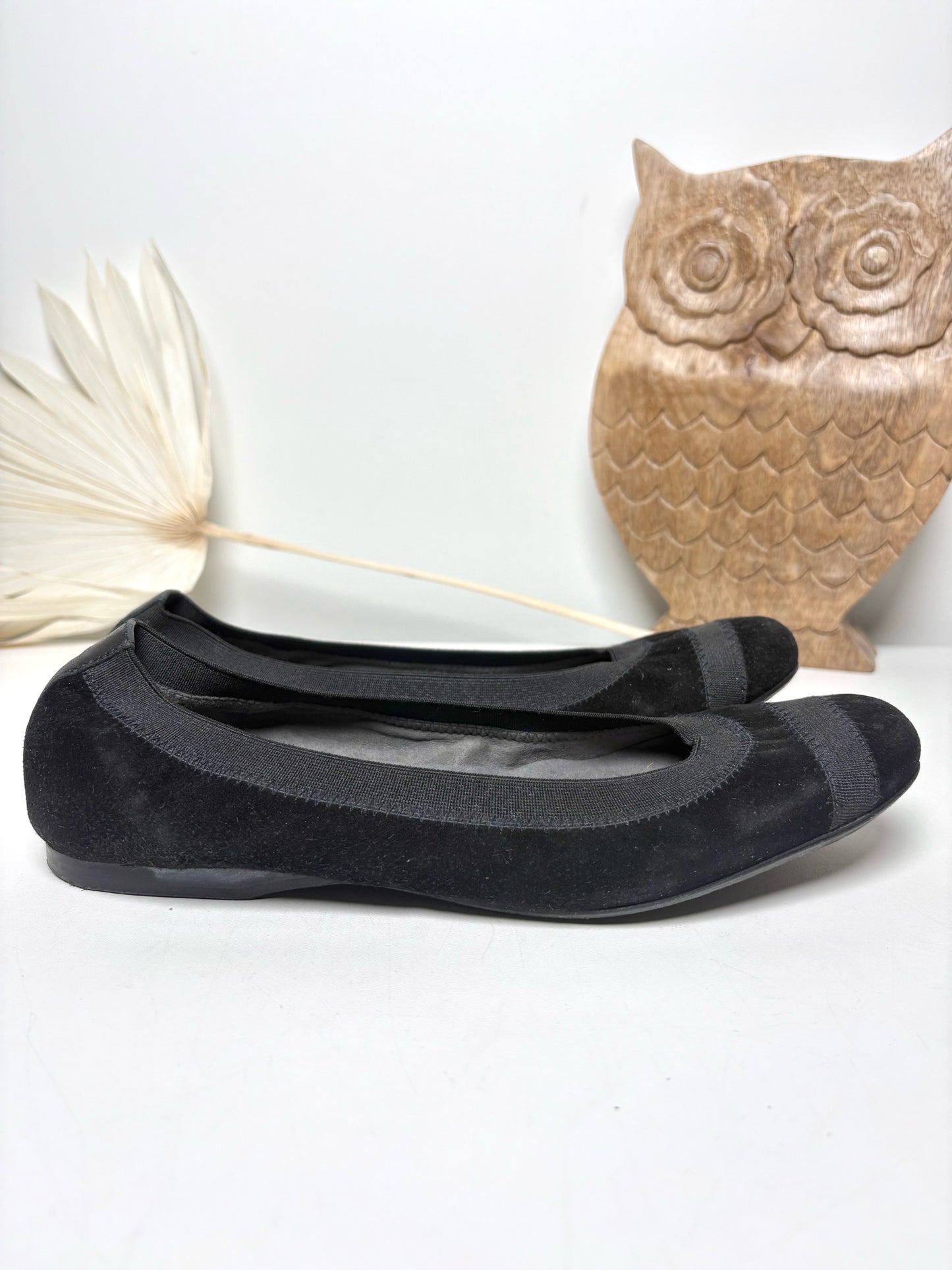 W Shoe Size 6.5 Stuart Weitzman Black Suede Pre-owned Flats