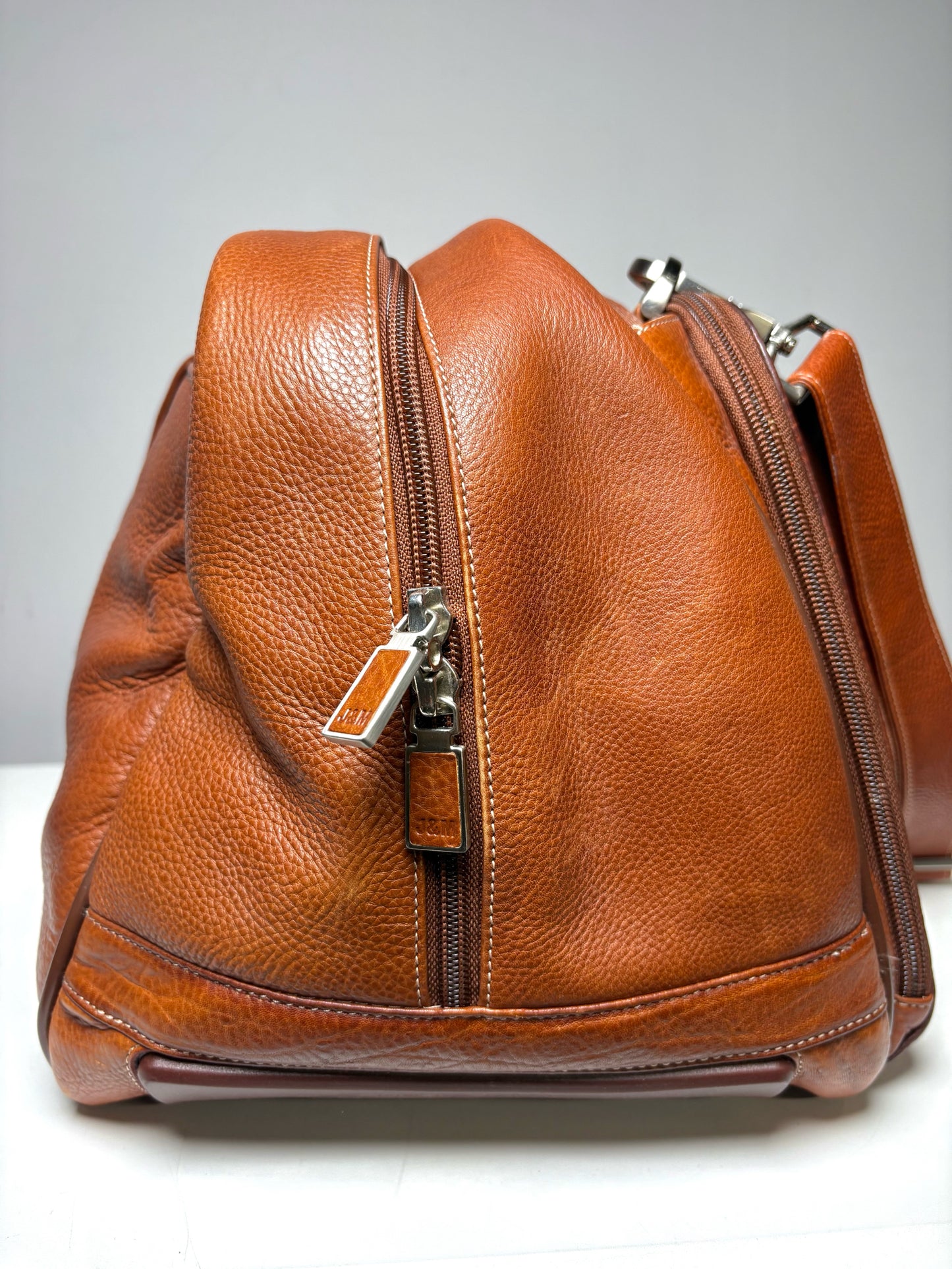 Johnston & Murphy Pre-Owned Leather Duffel Carry-On Travel Bag