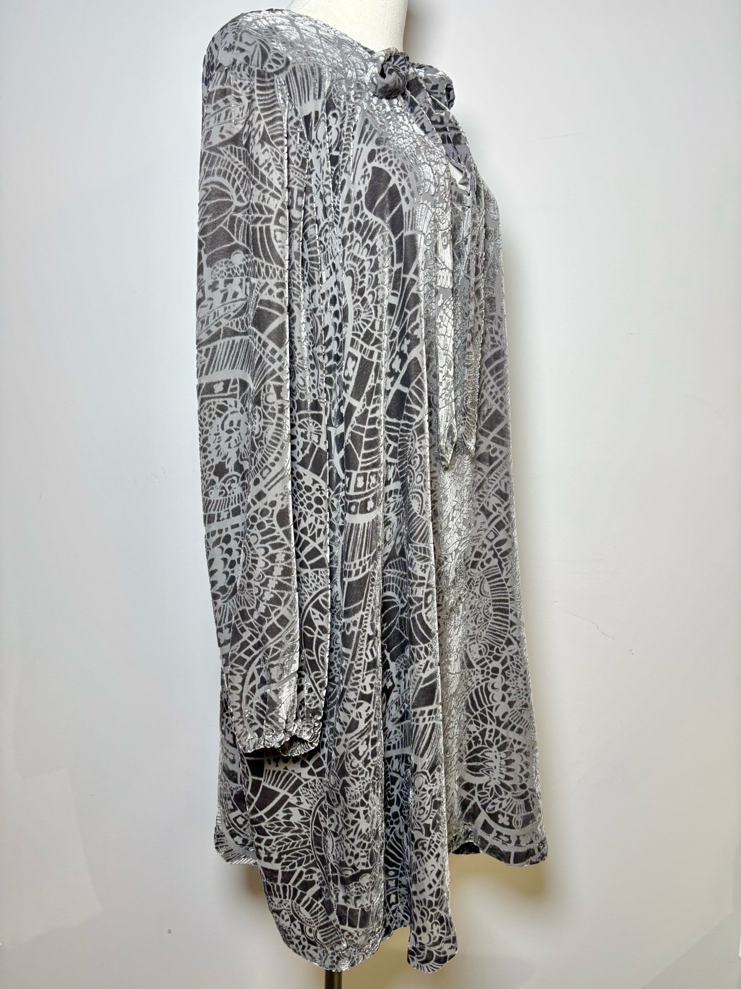 Women Size XL Johnny Was Charcoal Print Silk Blend Velvet Long Sleeves Dress