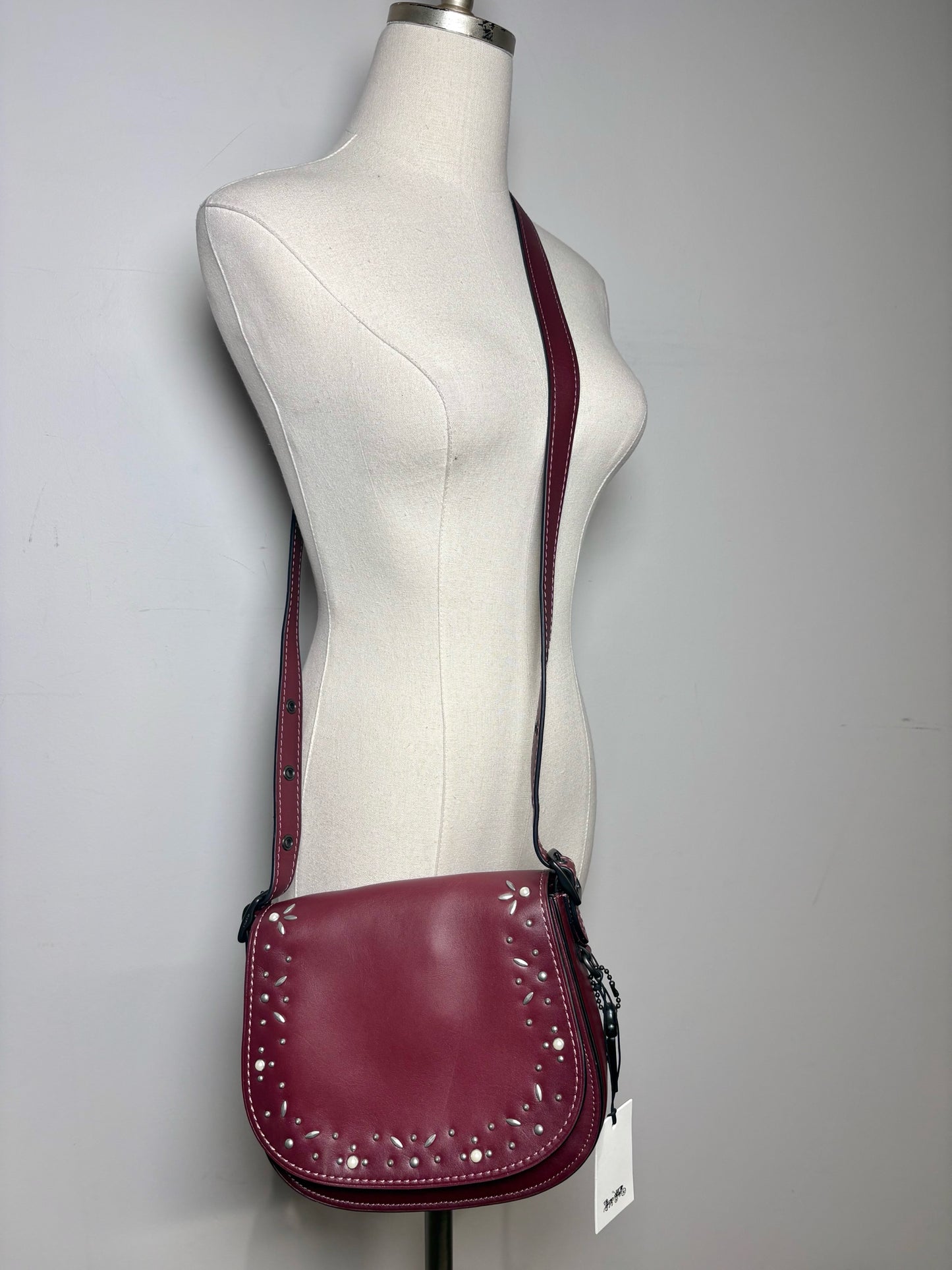 Women's Coach 20115 Pearls, Grommets Leather Pre-owned Bordeaux Saddle Bag