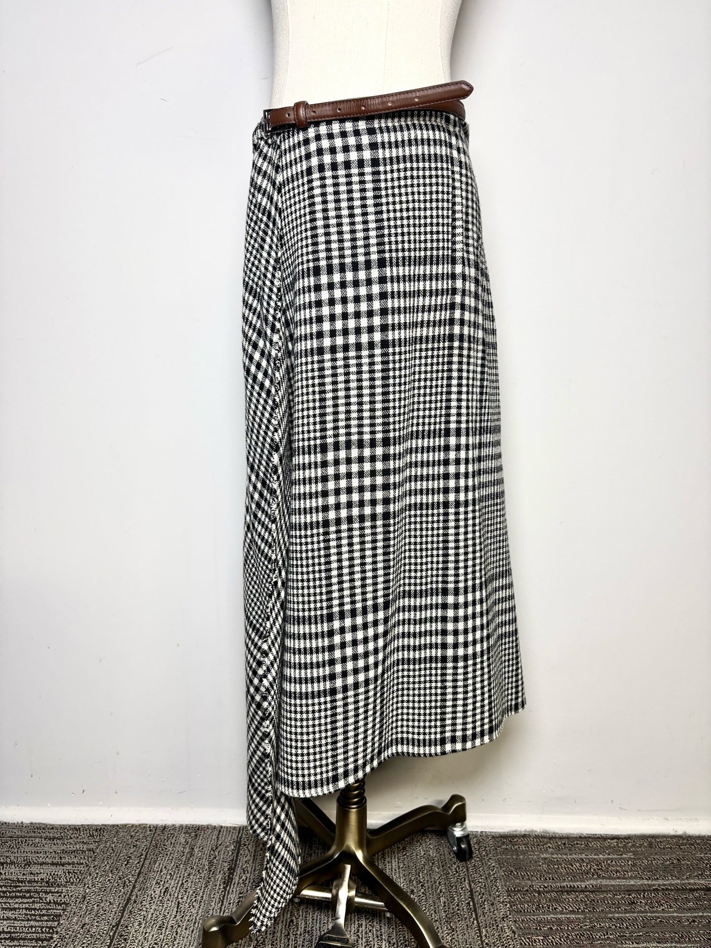 Women Size 6 (M) Tibi Black, White Plaid Midi Skirt