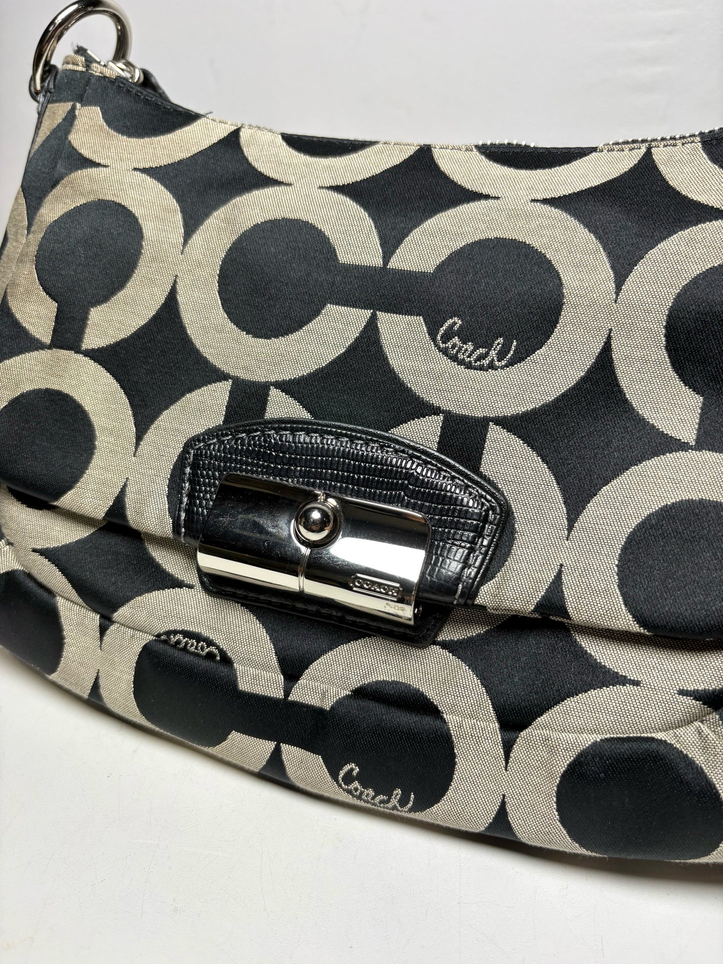 Women's Coach Kristin Grey & Black Canvas Vintage Pre-Owned Shoulder Bag Purse Circa 2010