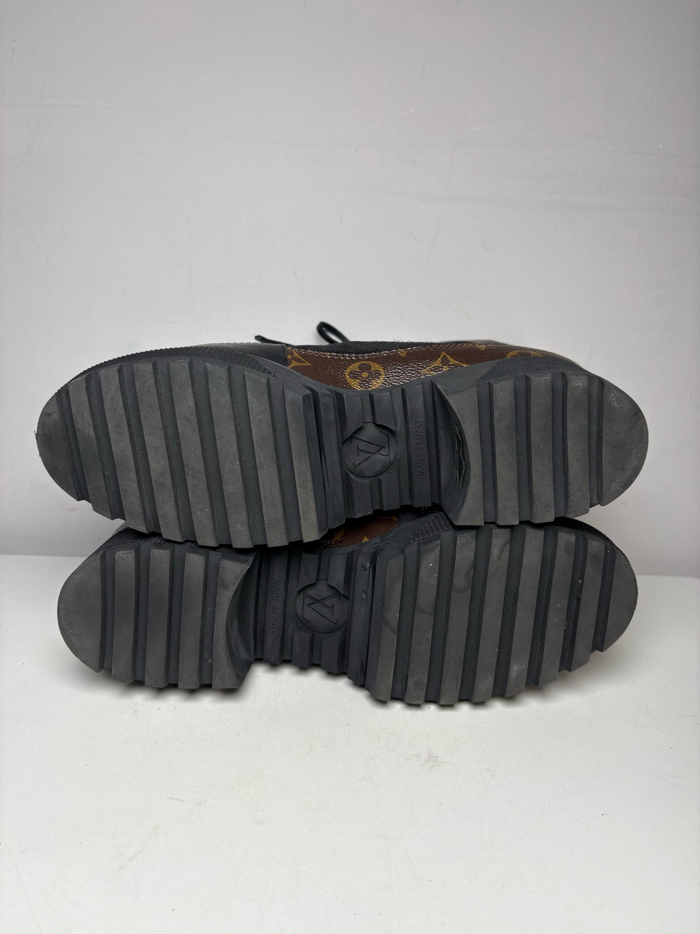Women's Shoe Size 42 Authentic Louis Vuitton Laureate Black & Brown Leather Suede Pre-Owned Platform Desert Boots