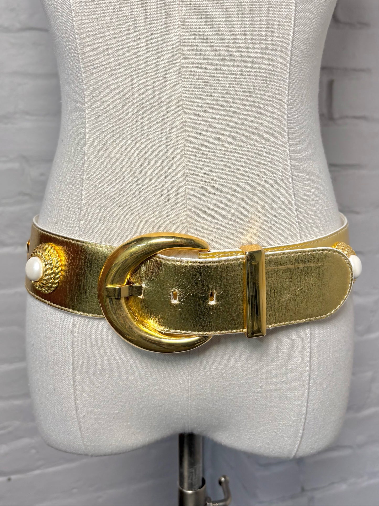 Escada Leather 40 (S) Vintage Metallic Gold Pearls Belt