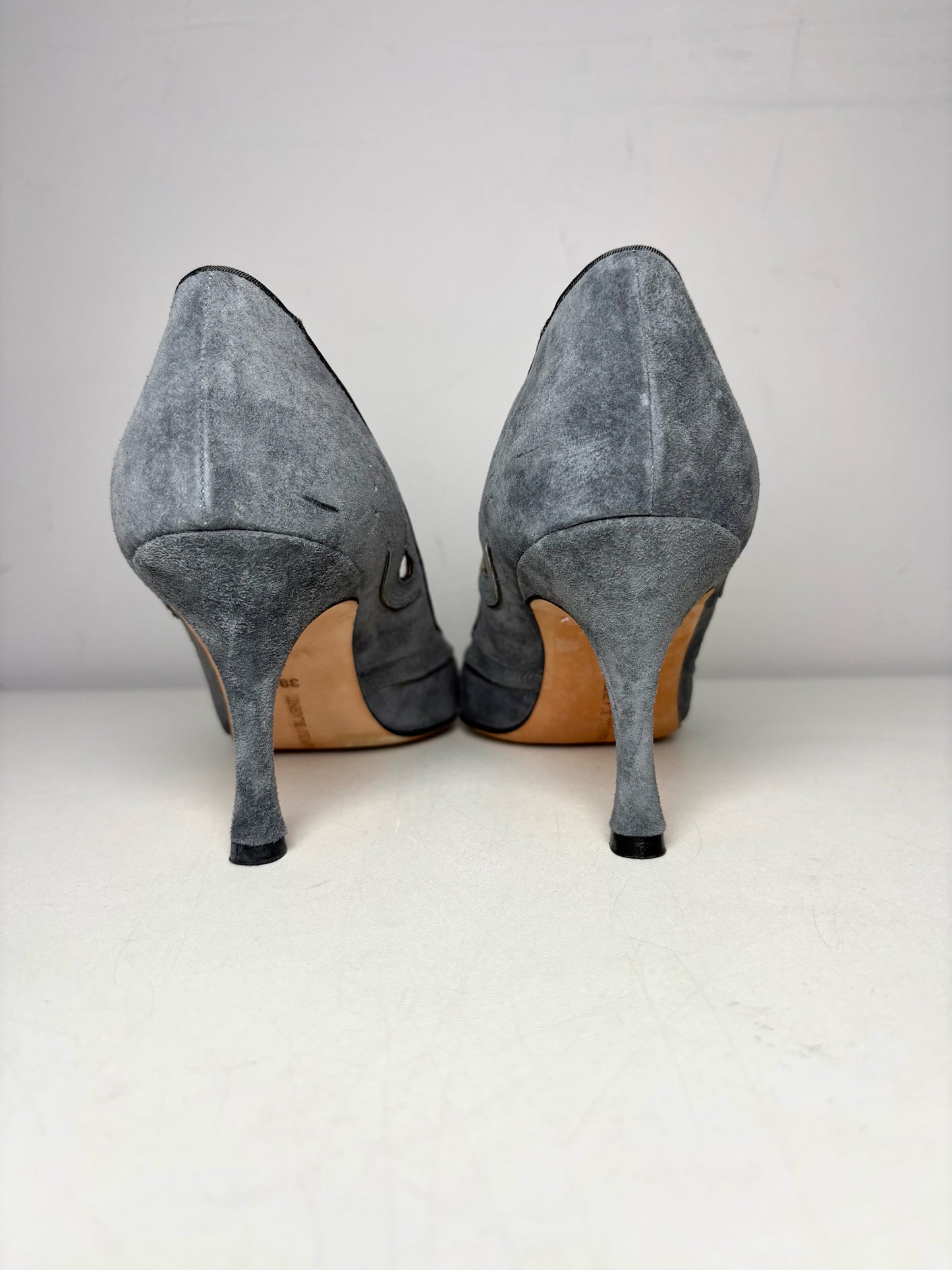W Shoe Size 39 Manolo Blahnik Rela Grey Suede Pre-owned Pump