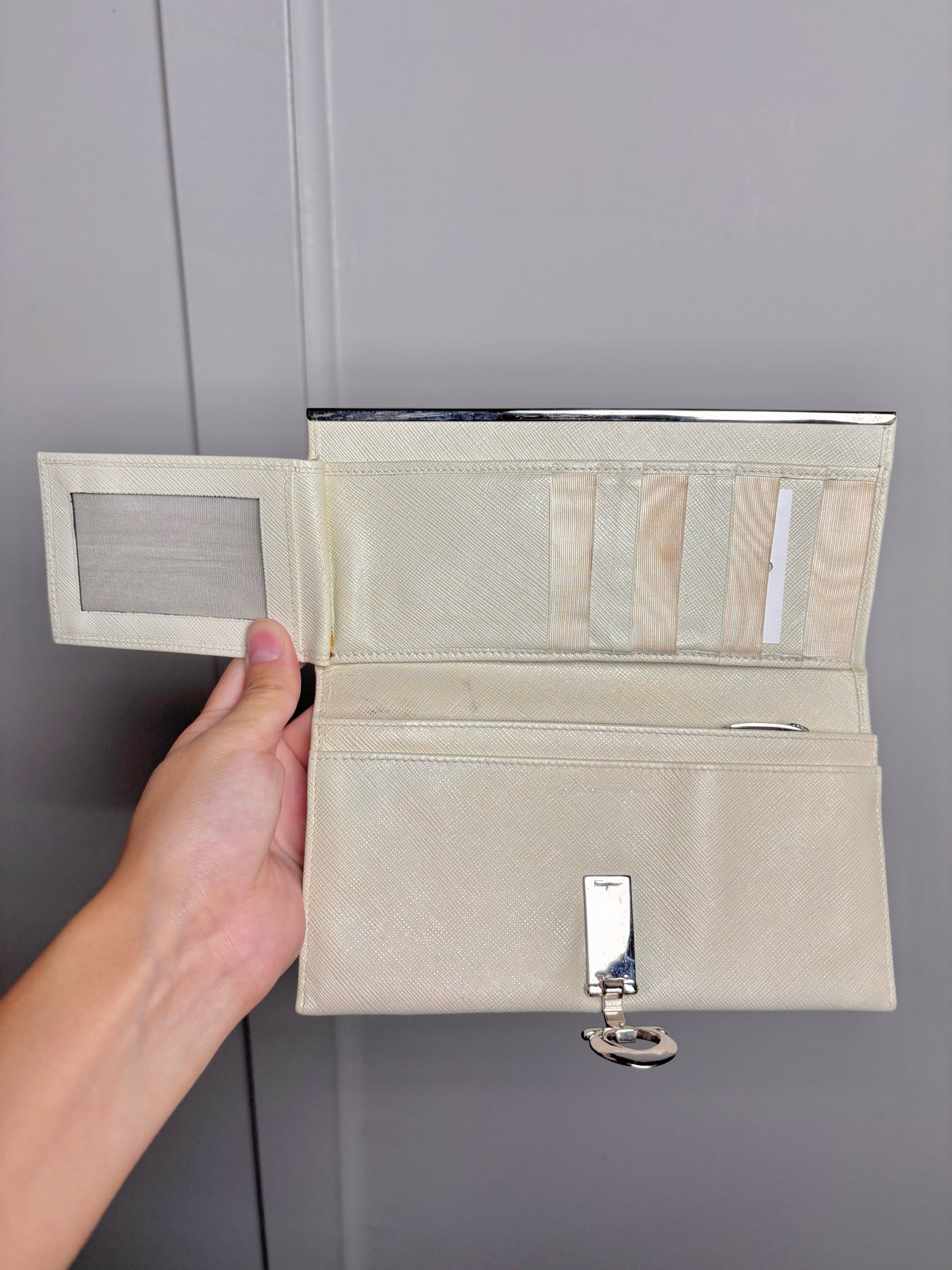 Salvatore Ferragamo Saffiano Leather Vintage Bone Gancini Wallet