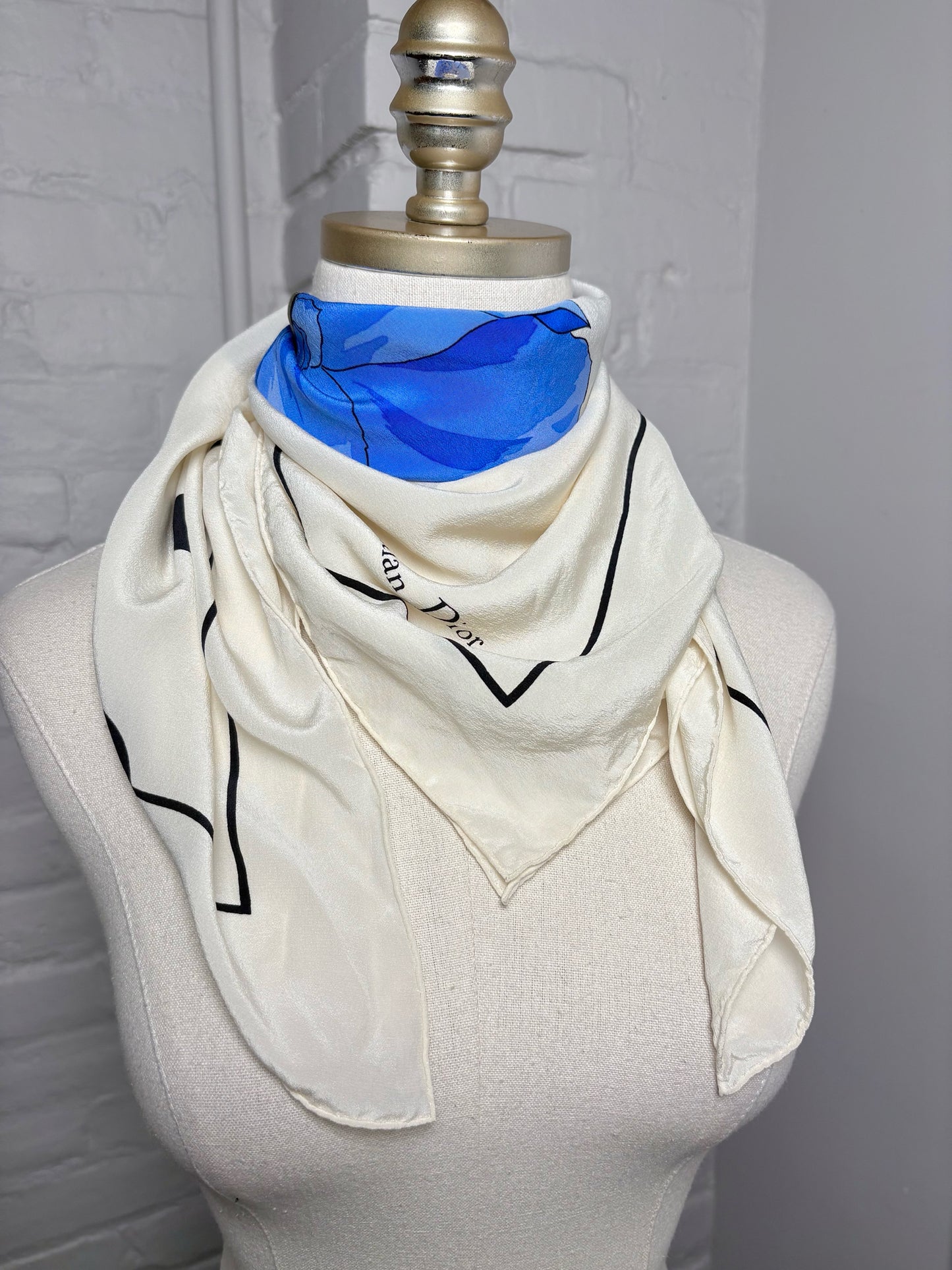 Christian Dior Floral Silk Vintage Pre-owned White & Blue Scarf
